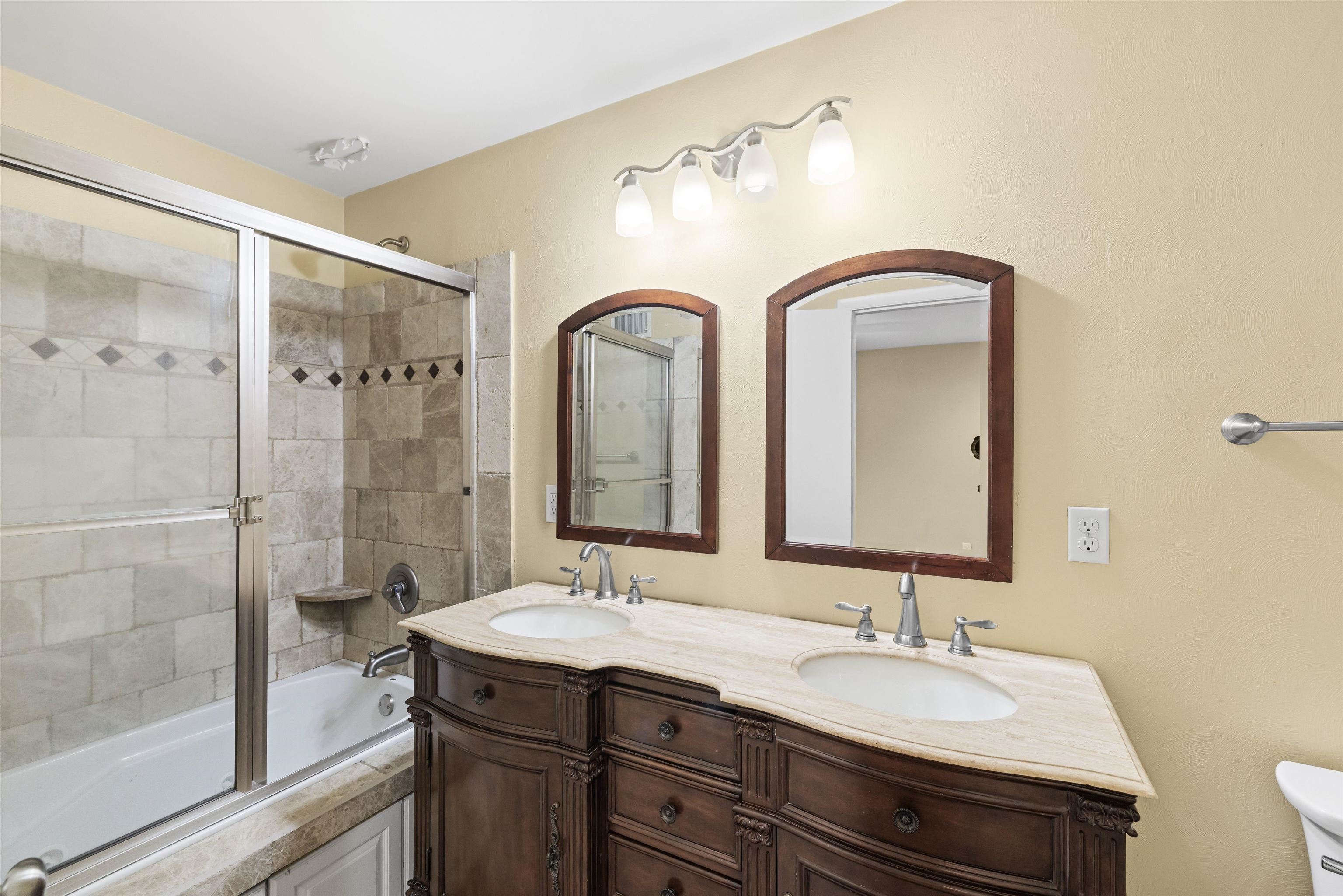 2121 Bittel Road, Owensboro, Kentucky 42301, 3 Bedrooms Bedrooms, ,3 BathroomsBathrooms,Single Family Residence,For Sale,Bittel Road,93671