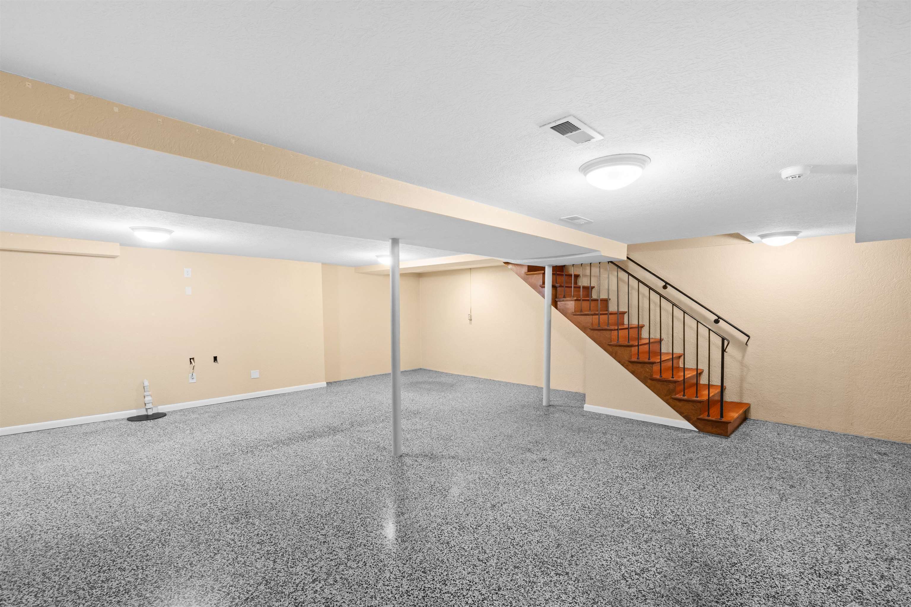 2121 Bittel Road, Owensboro, Kentucky 42301, 3 Bedrooms Bedrooms, ,3 BathroomsBathrooms,Single Family Residence,For Sale,Bittel Road,93671