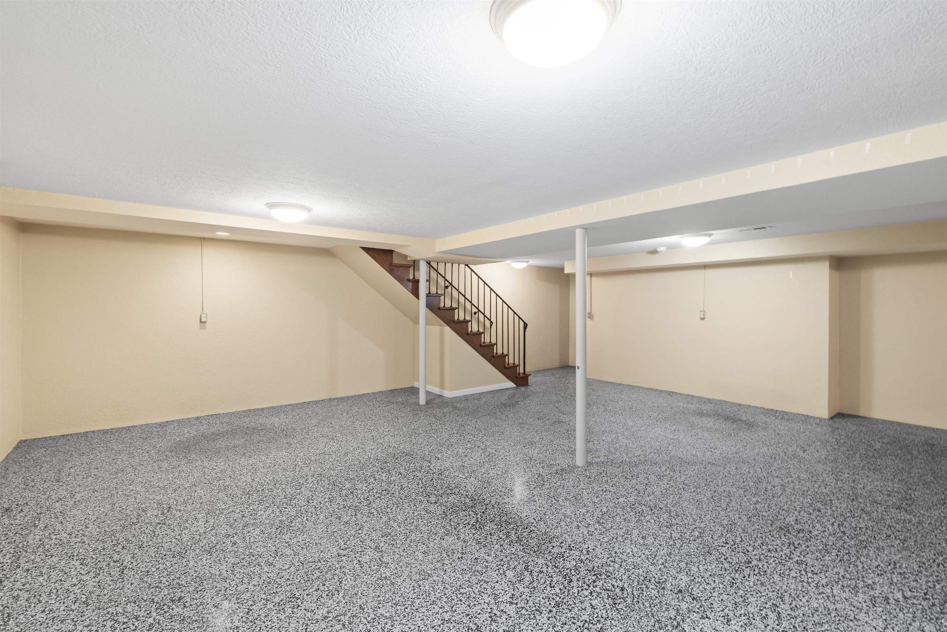 2121 Bittel Road, Owensboro, Kentucky 42301, 3 Bedrooms Bedrooms, ,3 BathroomsBathrooms,Single Family Residence,For Sale,Bittel Road,93671