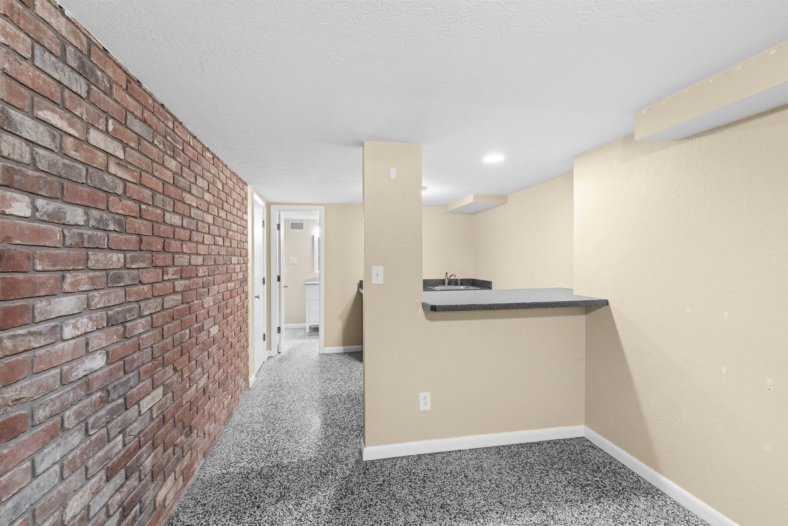 2121 Bittel Road, Owensboro, Kentucky 42301, 3 Bedrooms Bedrooms, ,3 BathroomsBathrooms,Single Family Residence,For Sale,Bittel Road,93671