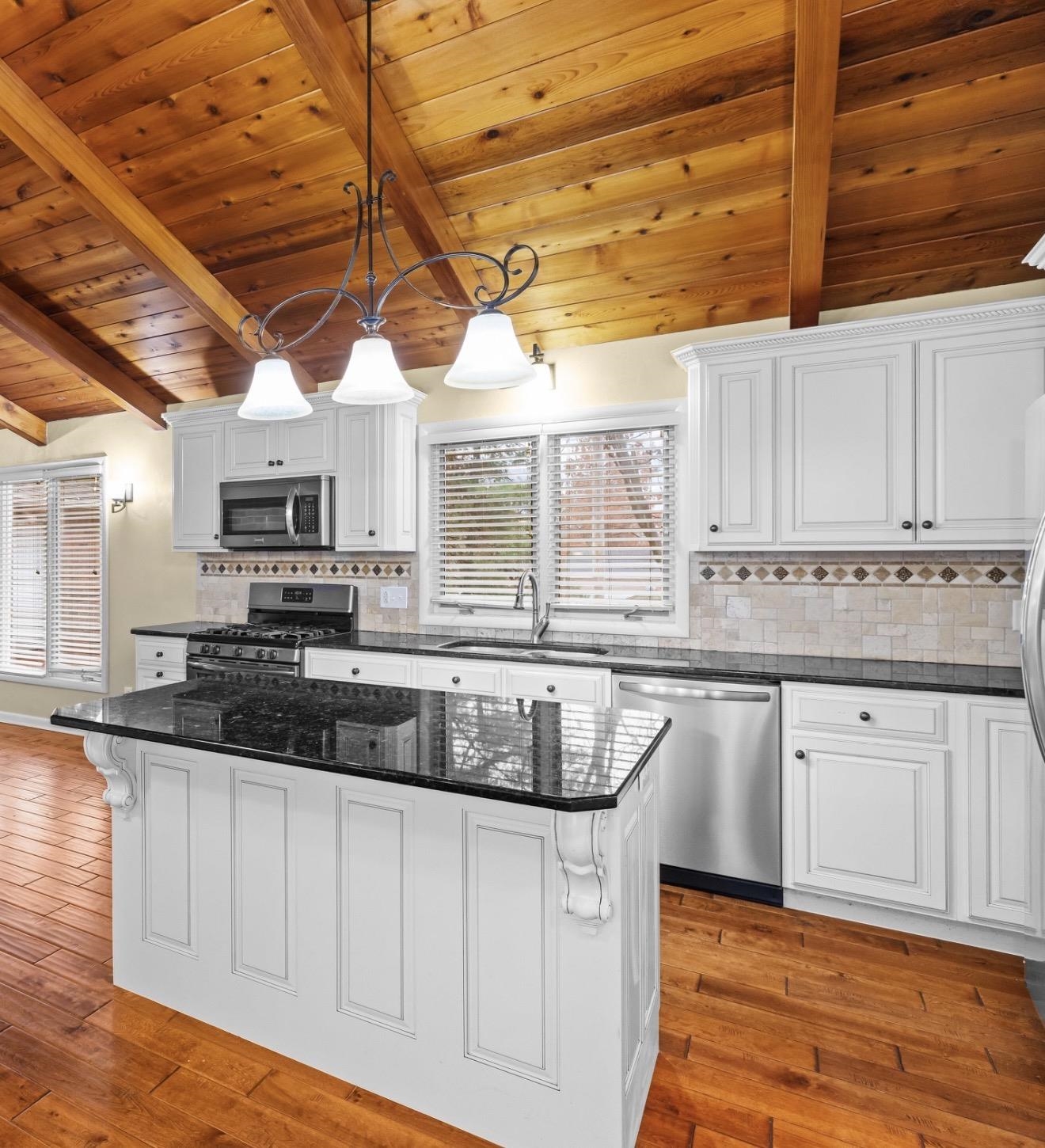 2121 Bittel Road, Owensboro, Kentucky 42301, 3 Bedrooms Bedrooms, ,3 BathroomsBathrooms,Single Family Residence,For Sale,Bittel Road,93671