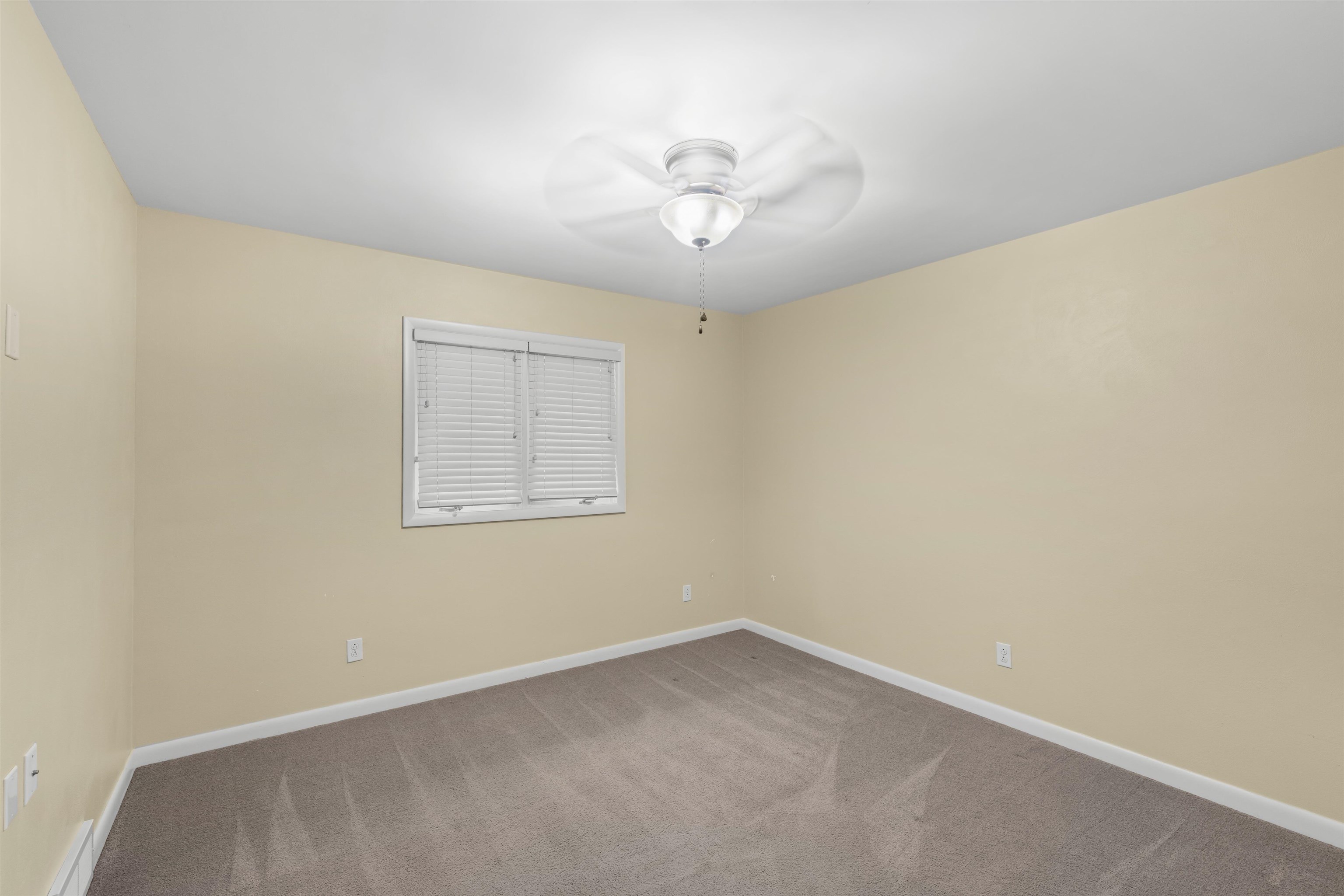 2121 Bittel Road, Owensboro, Kentucky 42301, 3 Bedrooms Bedrooms, ,3 BathroomsBathrooms,Single Family Residence,For Sale,Bittel Road,93671