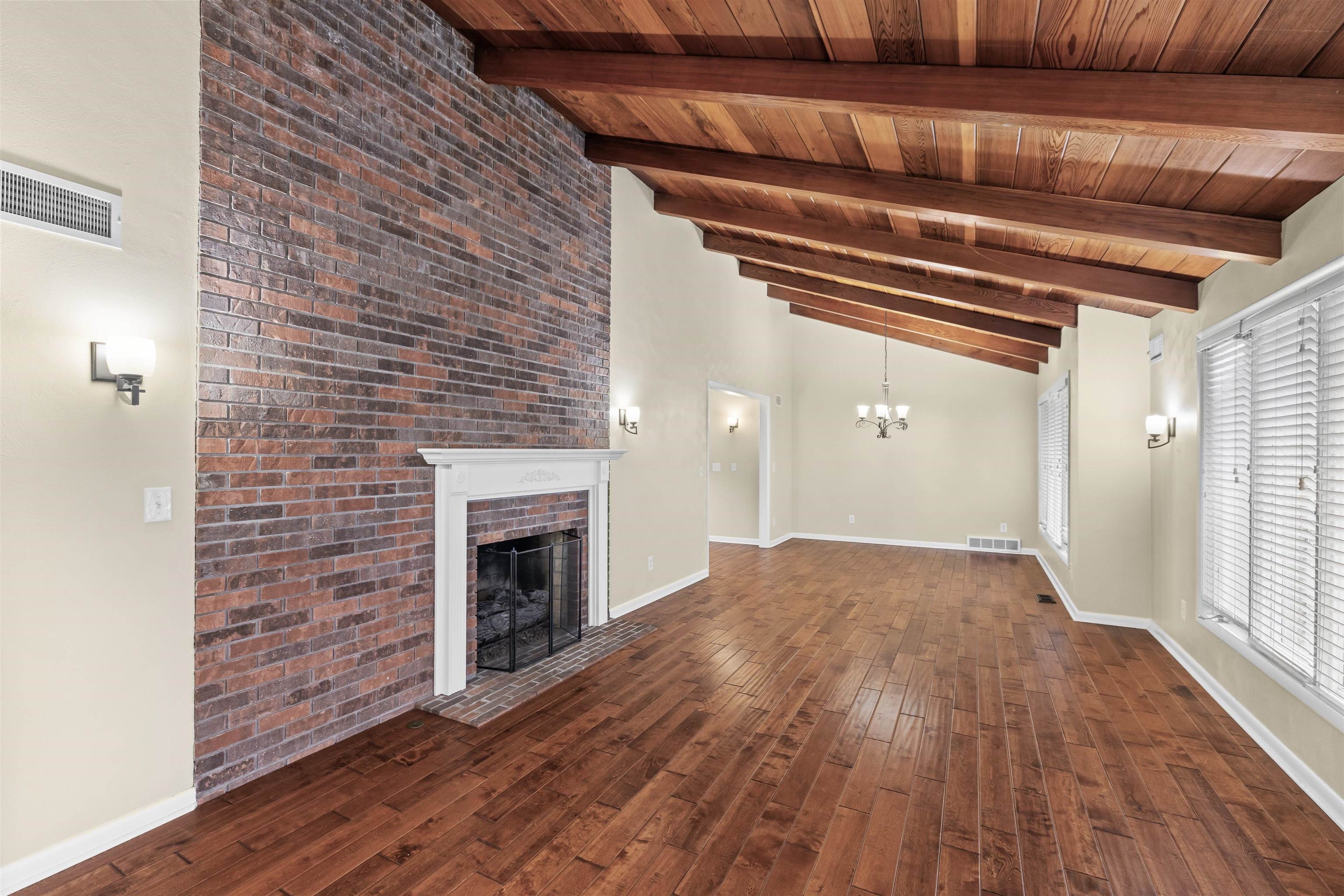 2121 Bittel Road, Owensboro, Kentucky 42301, 3 Bedrooms Bedrooms, ,3 BathroomsBathrooms,Single Family Residence,For Sale,Bittel Road,93671