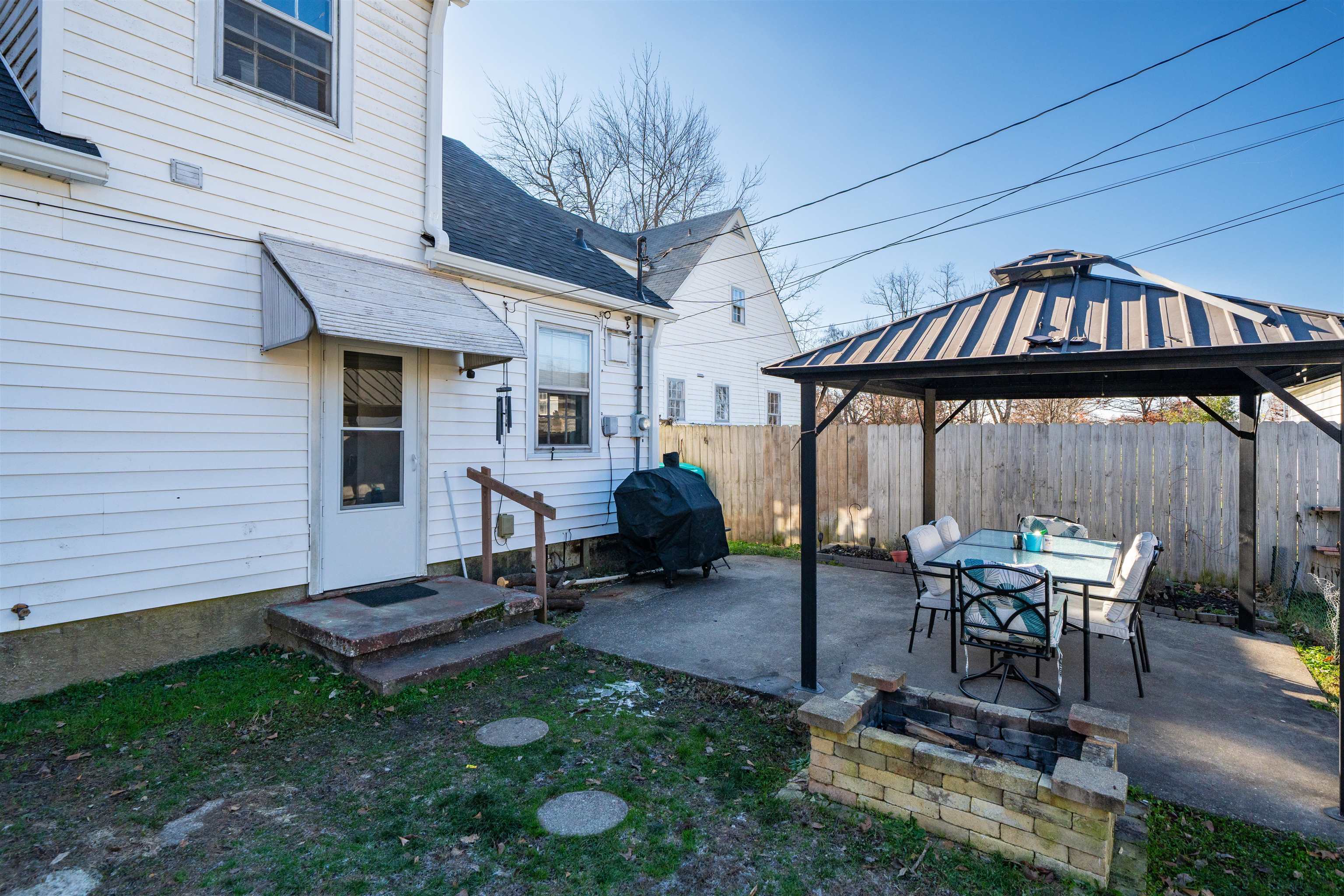 1115 West Parrish Ave, Owensboro, Kentucky 42301, 3 Bedrooms Bedrooms, ,1 BathroomBathrooms,Single Family Residence,For Sale,West Parrish Ave,93672