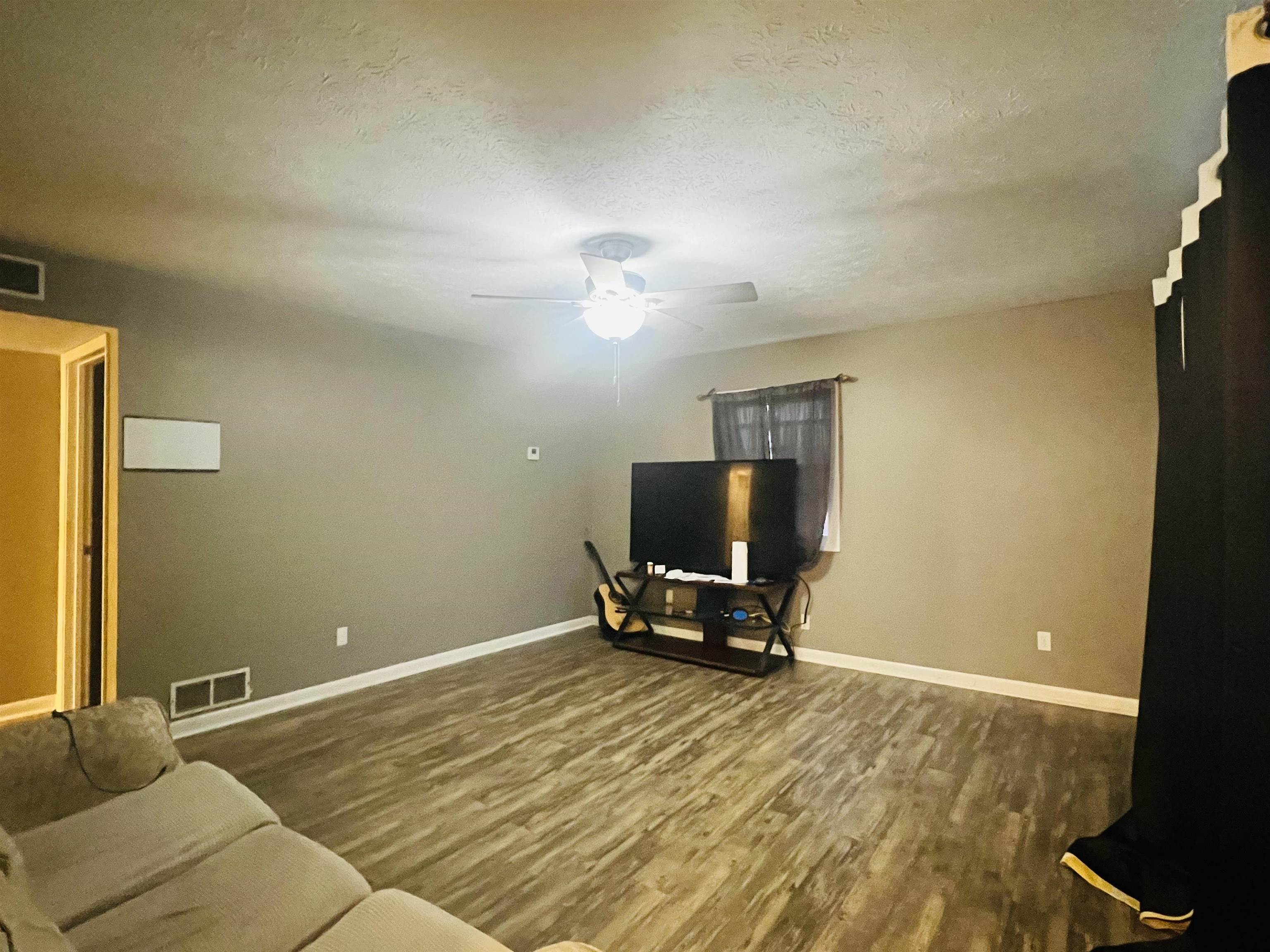 3023 Wandering Lane, Owensboro, Kentucky 42301, 3 Bedrooms Bedrooms, ,1 BathroomBathrooms,Single Family Residence,For Sale,Wandering Lane,93673