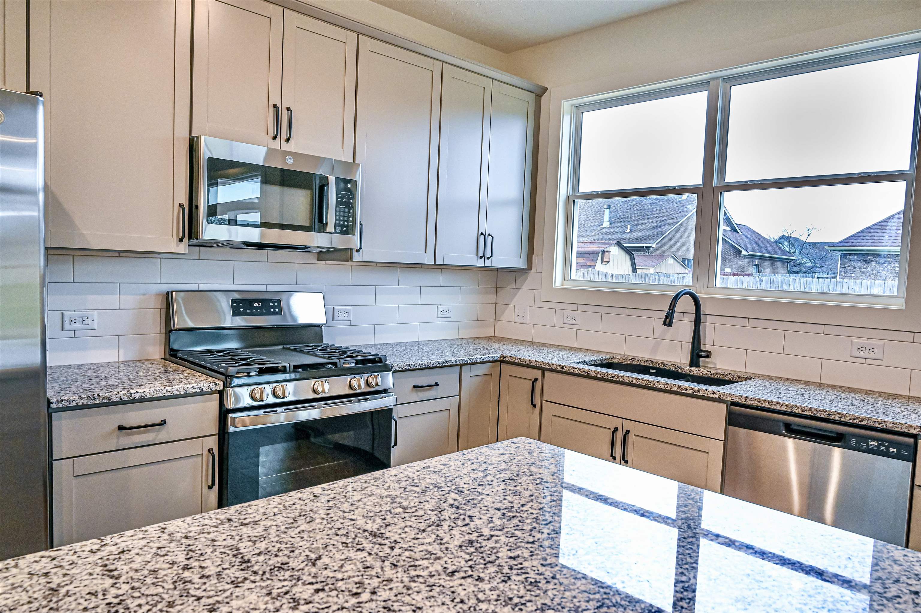 4123 Pinta Dr, Owensboro, Kentucky 42301, 4 Bedrooms Bedrooms, ,2 BathroomsBathrooms,Single Family Residence,For Sale,Pinta Dr,93676