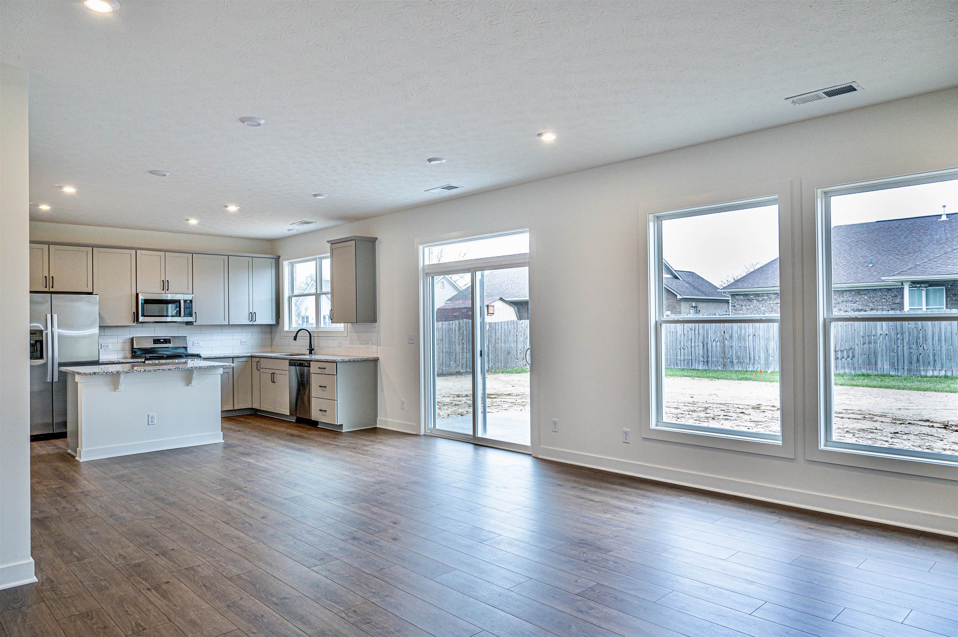 4123 Pinta Dr, Owensboro, Kentucky 42301, 4 Bedrooms Bedrooms, ,2 BathroomsBathrooms,Single Family Residence,For Sale,Pinta Dr,93676