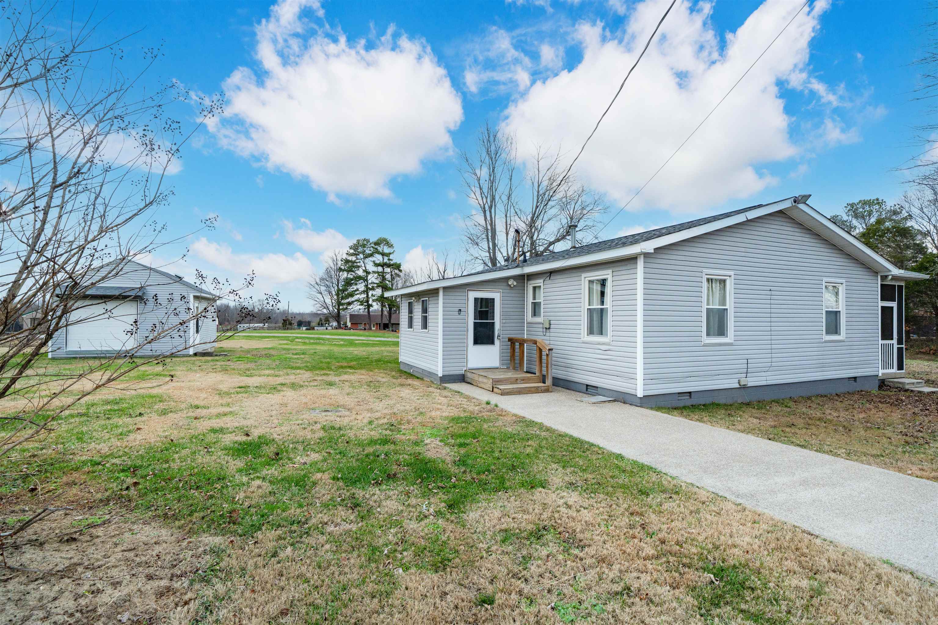 26 Mahaney Ln, Utica, Kentucky 42376, 2 Bedrooms Bedrooms, ,1 BathroomBathrooms,Single Family Residence,For Sale,Mahaney Ln,93677