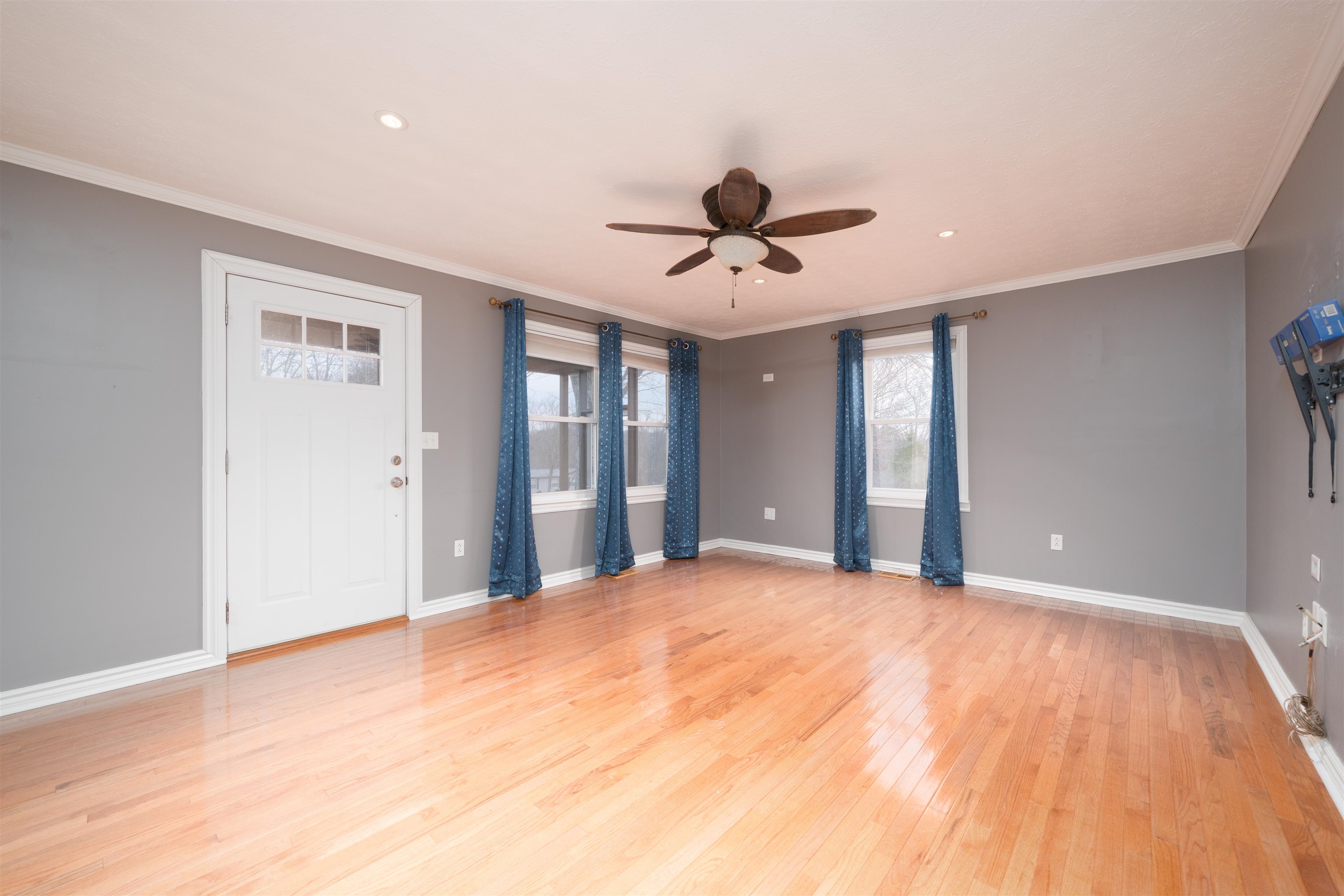 26 Mahaney Ln, Utica, Kentucky 42376, 2 Bedrooms Bedrooms, ,1 BathroomBathrooms,Single Family Residence,For Sale,Mahaney Ln,93677