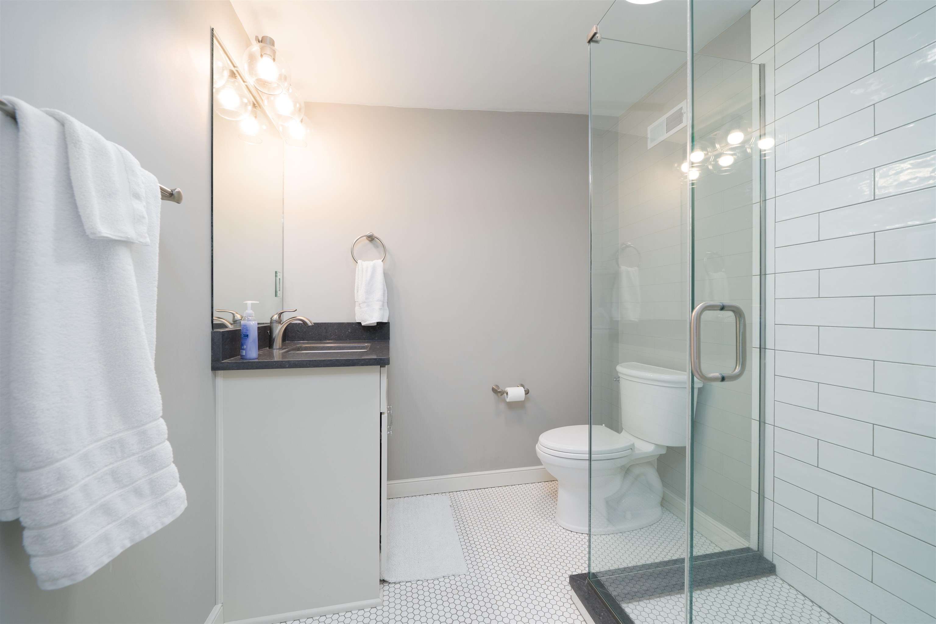 119 East 2nd St, Owensboro, Kentucky 42303, 3 Bedrooms Bedrooms, ,3 BathroomsBathrooms,Condominium,For Sale,East 2nd St,93679