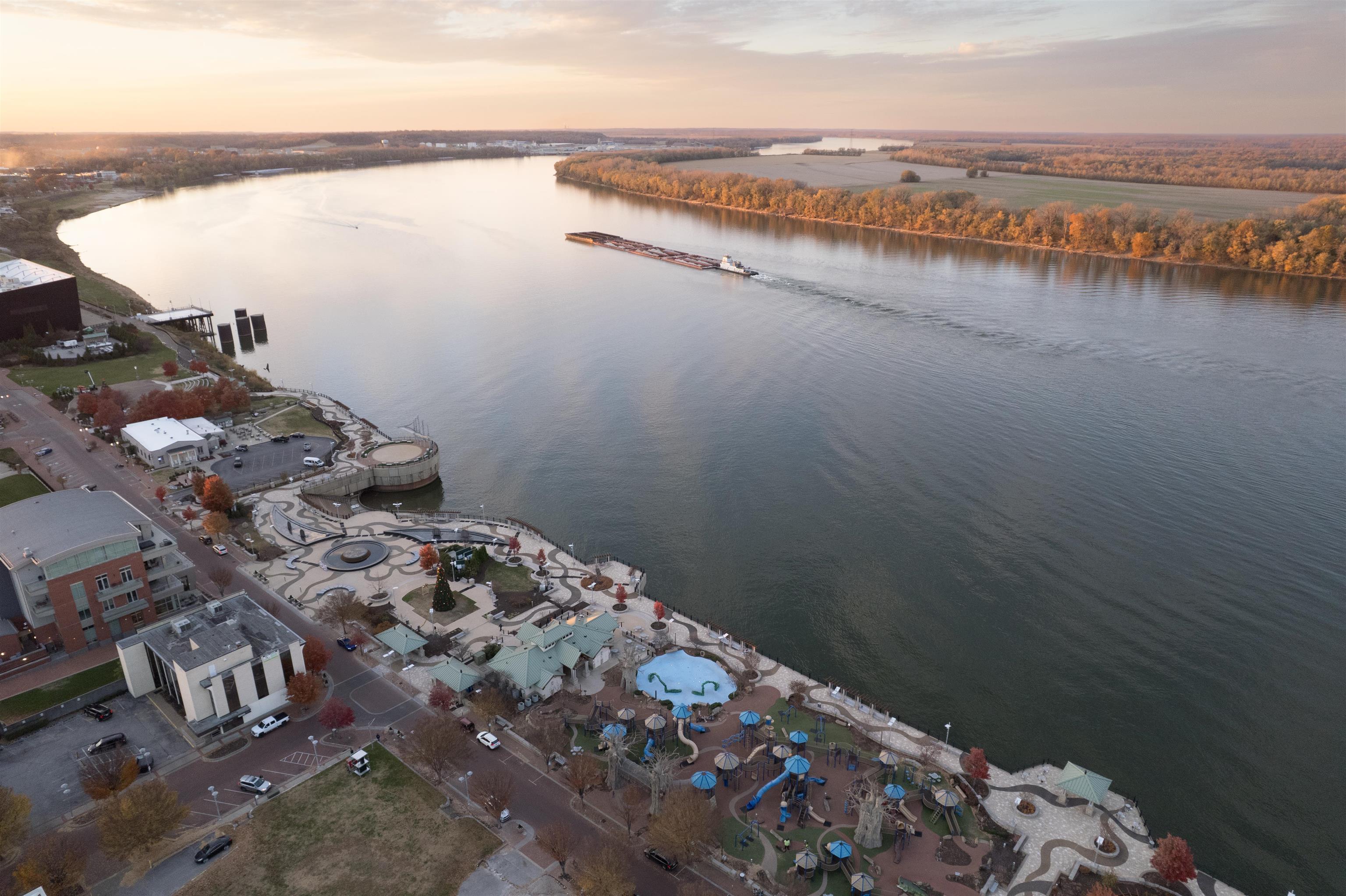 119 East 2nd St, Owensboro, Kentucky 42303, 3 Bedrooms Bedrooms, ,3 BathroomsBathrooms,Condominium,For Sale,East 2nd St,93679