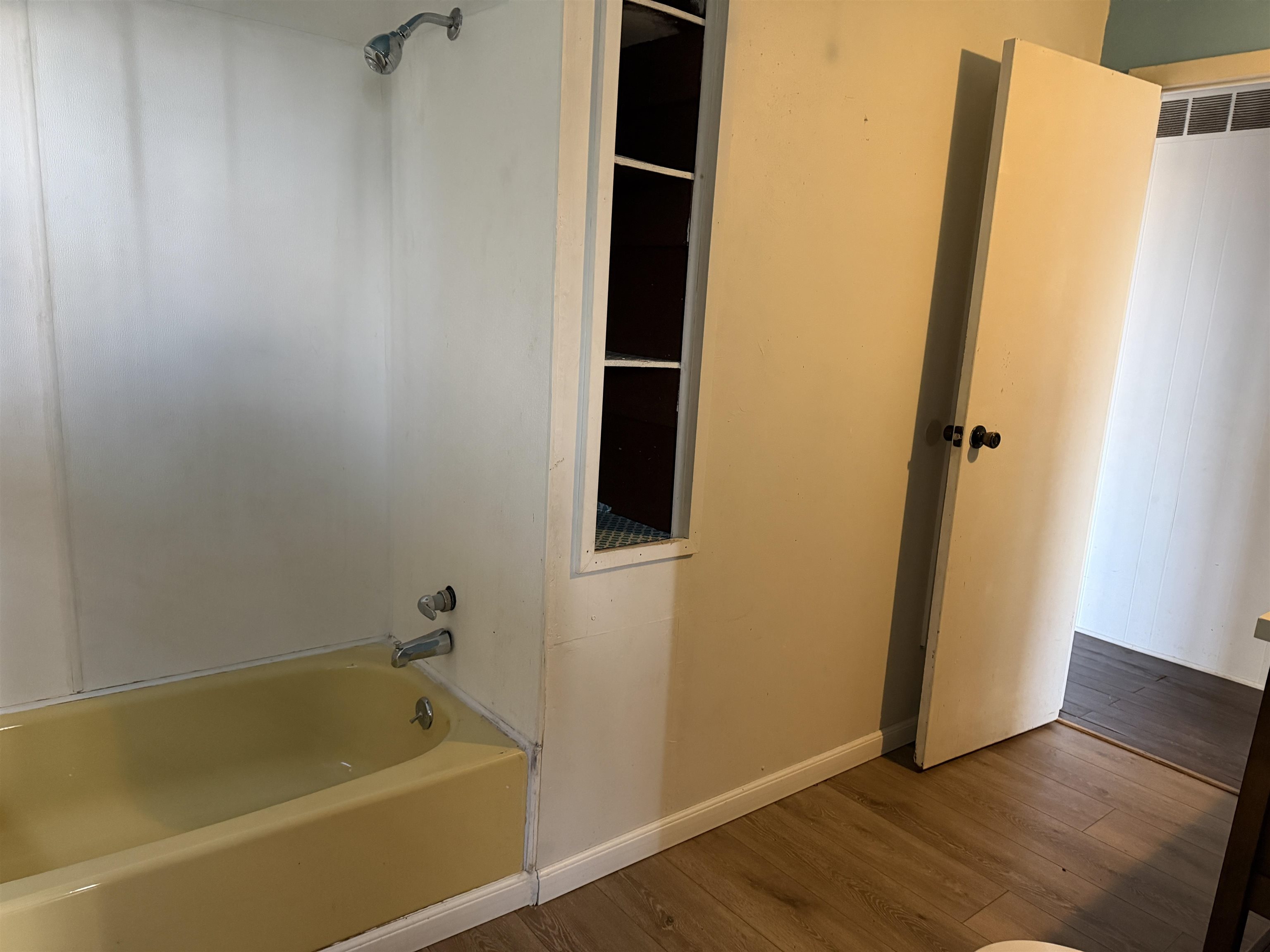 6239 Frederica, Owensboro, Kentucky 42301, 3 Bedrooms Bedrooms, ,1 BathroomBathrooms,Single Family Residence,For Sale,Frederica,93680