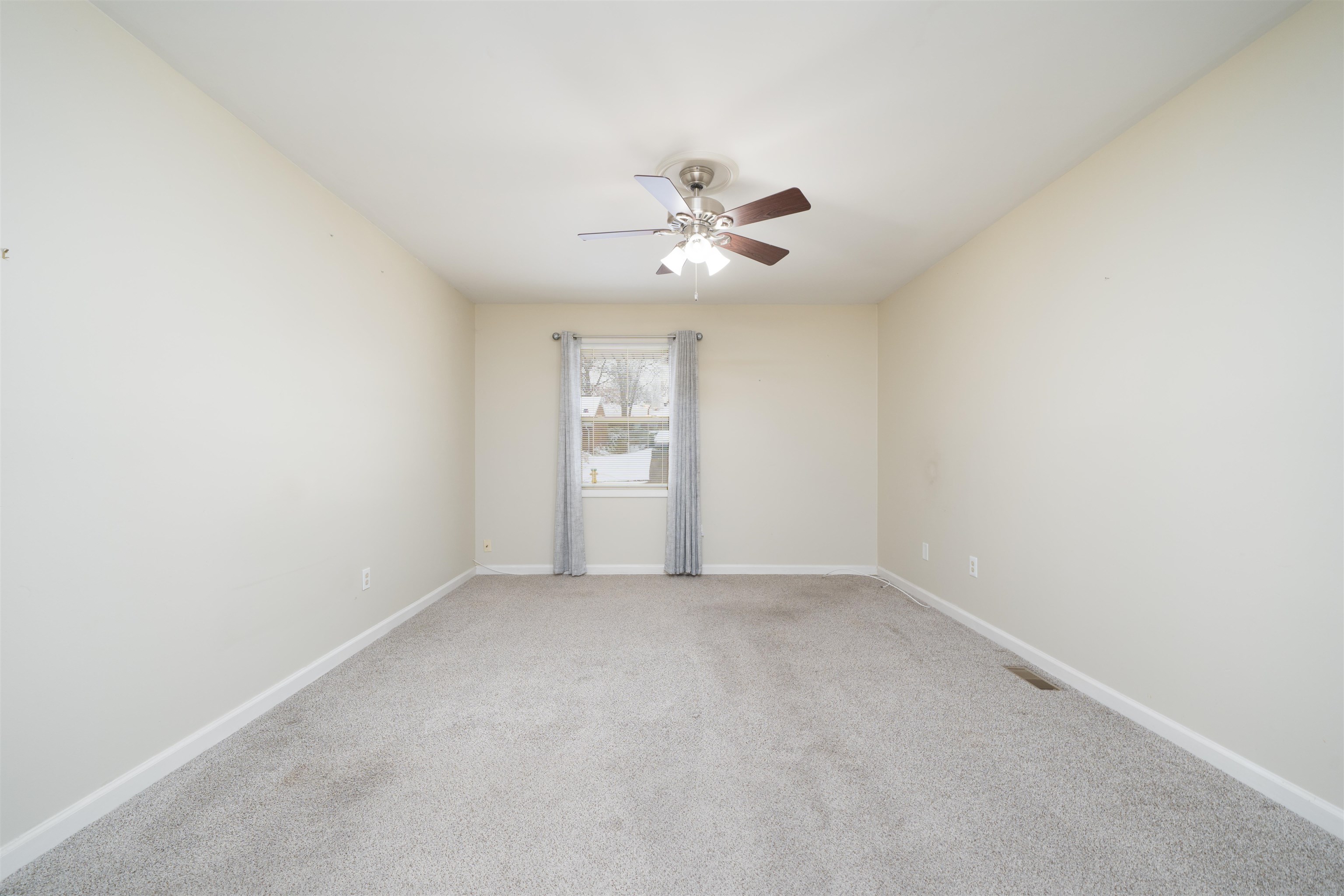 4318 Yewells Landing, Owensboro, Kentucky 42303, 3 Bedrooms Bedrooms, ,2 BathroomsBathrooms,Single Family Residence,For Sale,Yewells Landing,93683