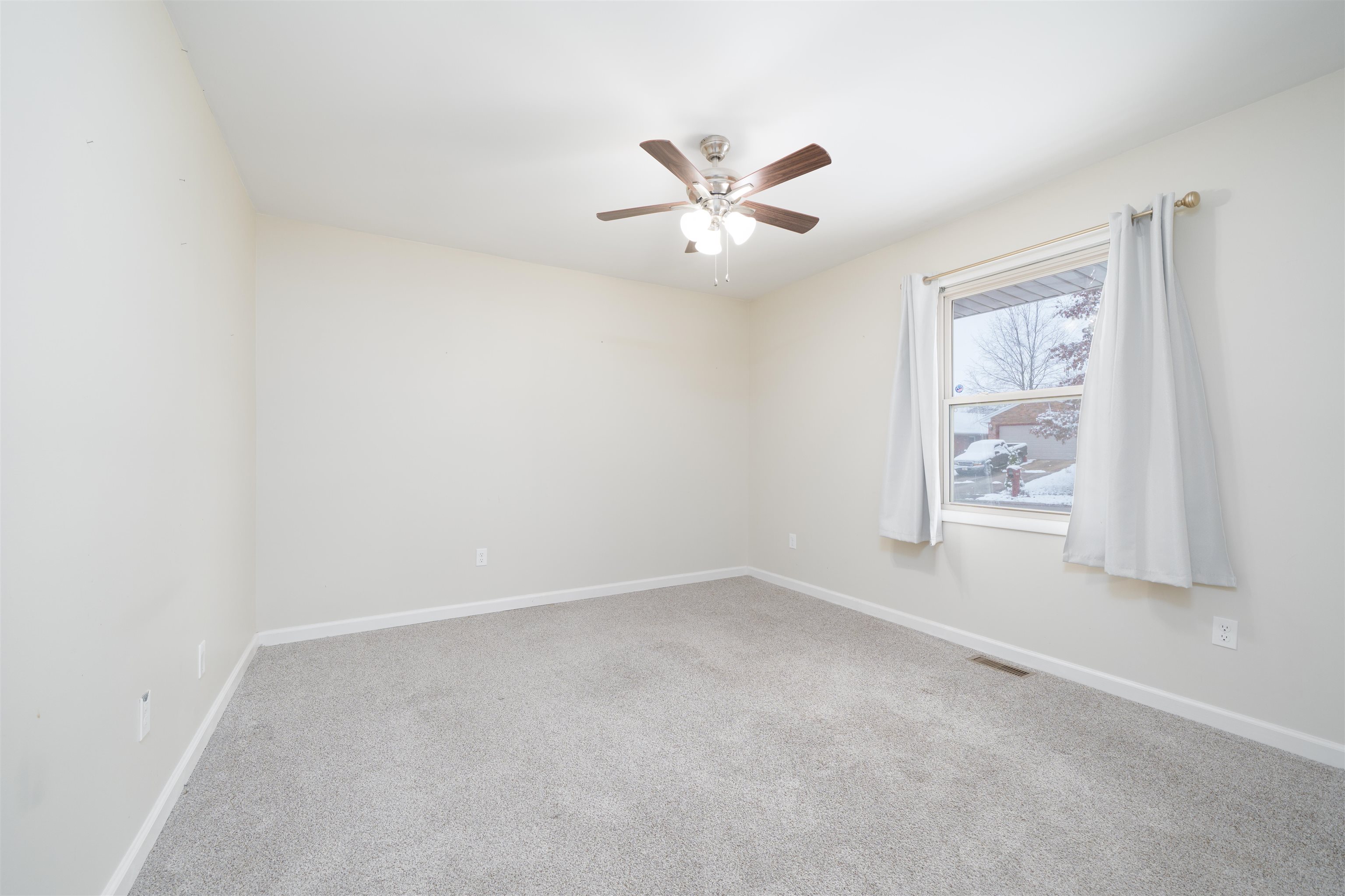 4318 Yewells Landing, Owensboro, Kentucky 42303, 3 Bedrooms Bedrooms, ,2 BathroomsBathrooms,Single Family Residence,For Sale,Yewells Landing,93683