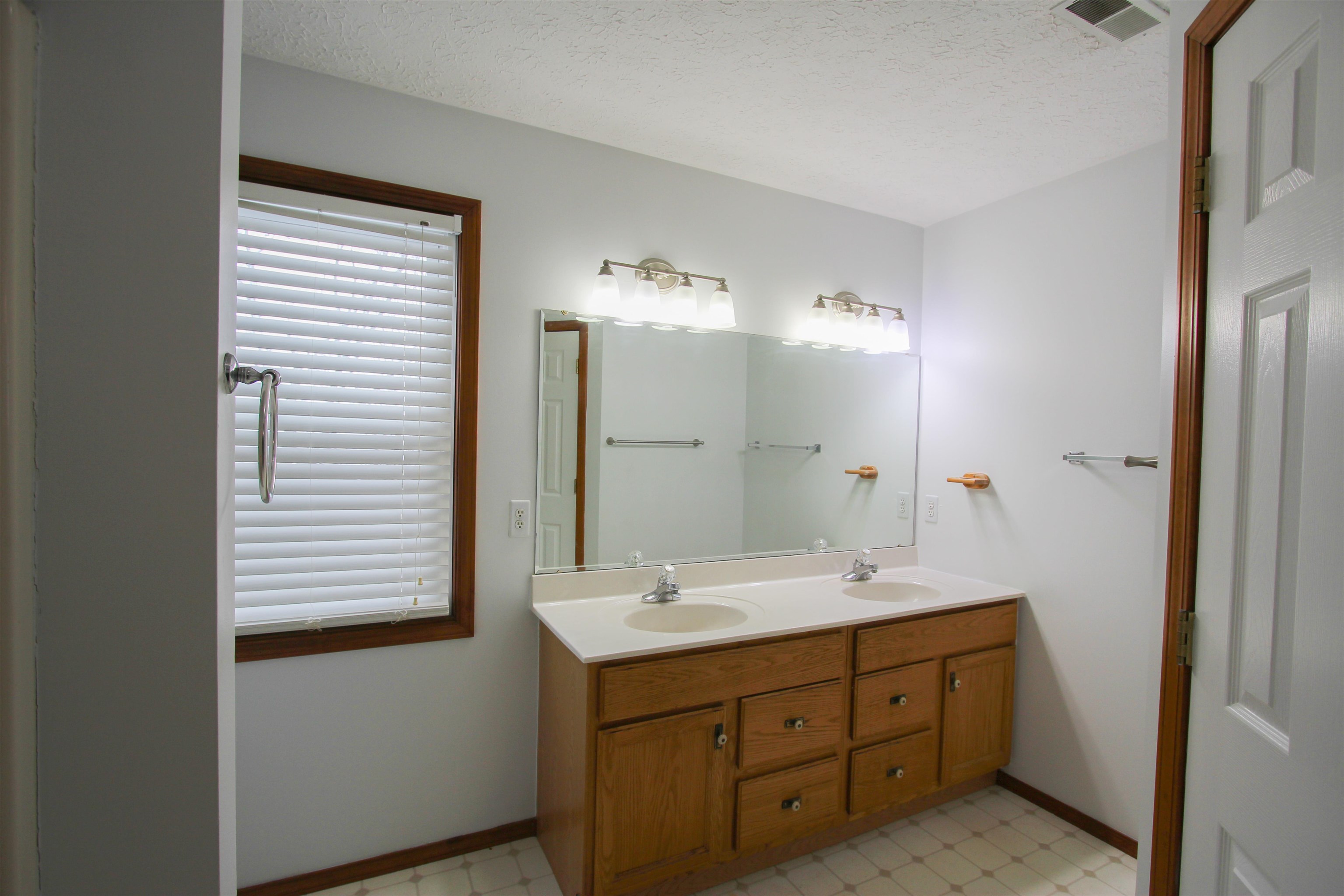 4601 Strickland Drive, Owensboro, Kentucky 42301, 4 Bedrooms Bedrooms, ,2 BathroomsBathrooms,Single Family Residence,For Sale,Strickland Drive,93691