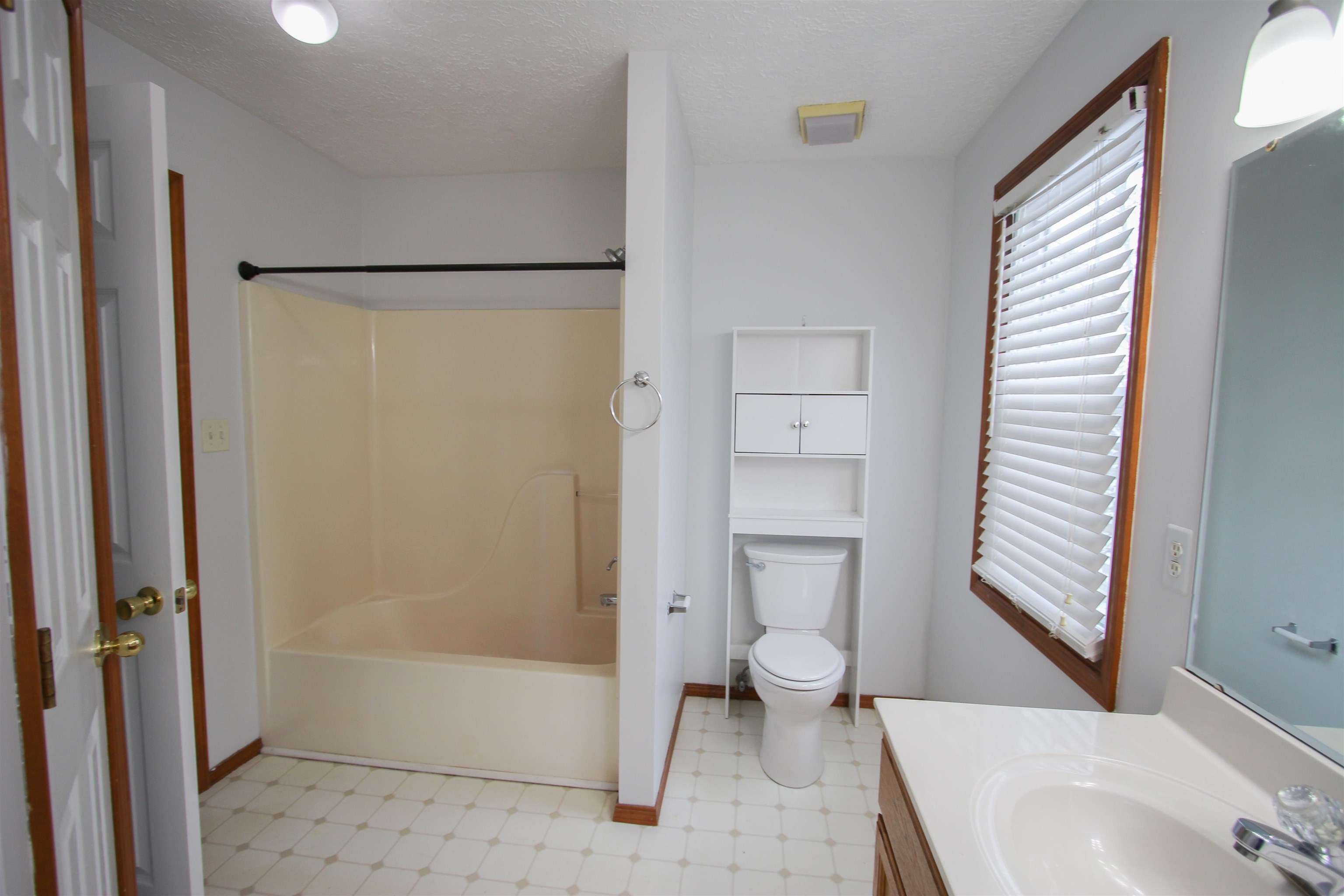 4601 Strickland Drive, Owensboro, Kentucky 42301, 4 Bedrooms Bedrooms, ,2 BathroomsBathrooms,Single Family Residence,For Sale,Strickland Drive,93691