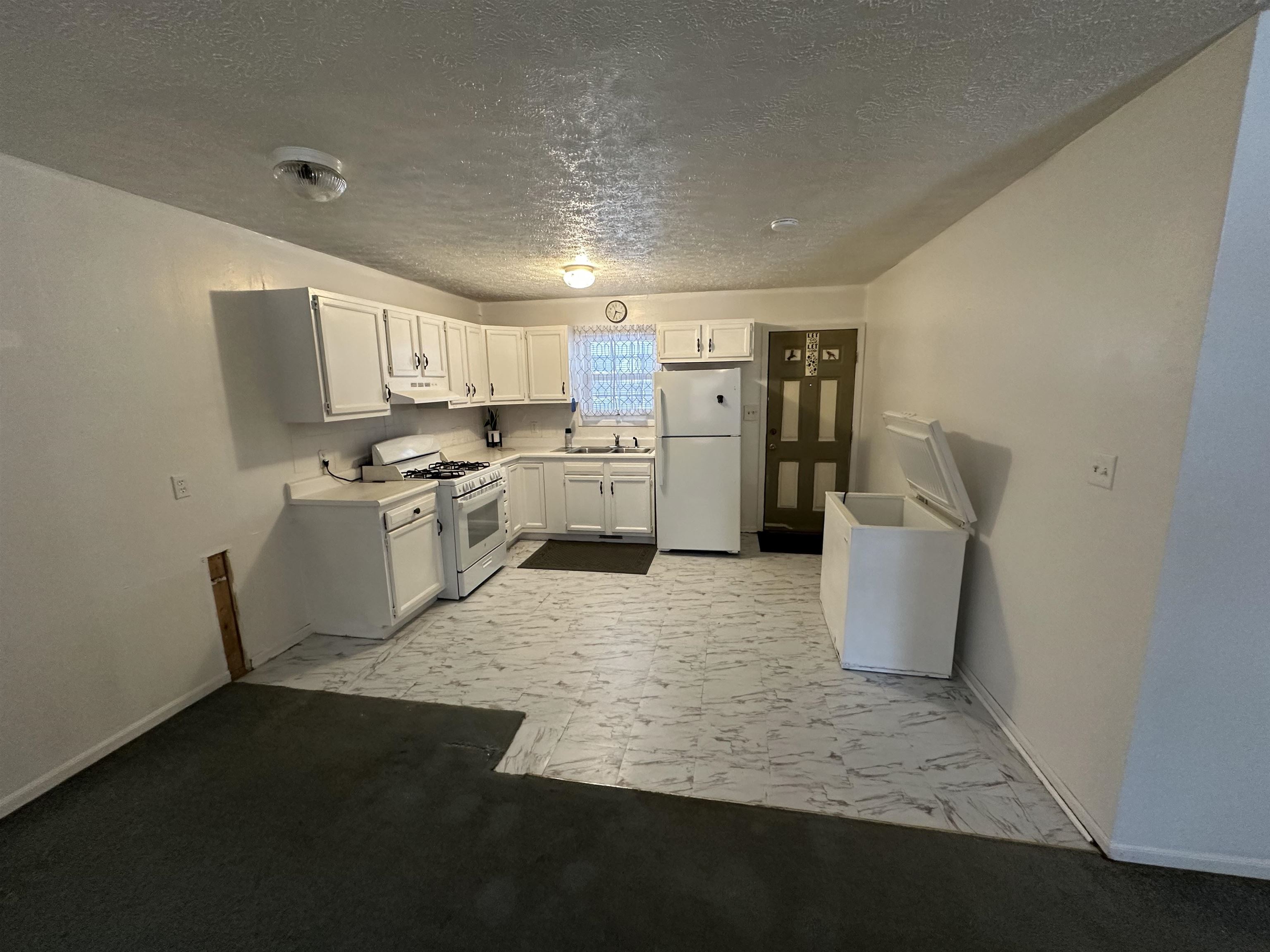 600 Poplar St, Owensboro, Kentucky 42301, 2 Bedrooms Bedrooms, ,1 BathroomBathrooms,Single Family Residence,For Sale,Poplar St,93695