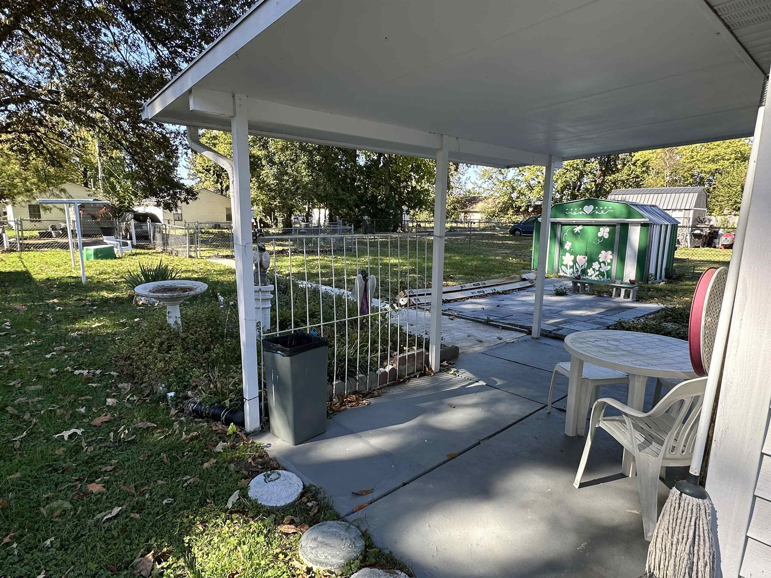 600 Poplar St, Owensboro, Kentucky 42301, 2 Bedrooms Bedrooms, ,1 BathroomBathrooms,Single Family Residence,For Sale,Poplar St,93695