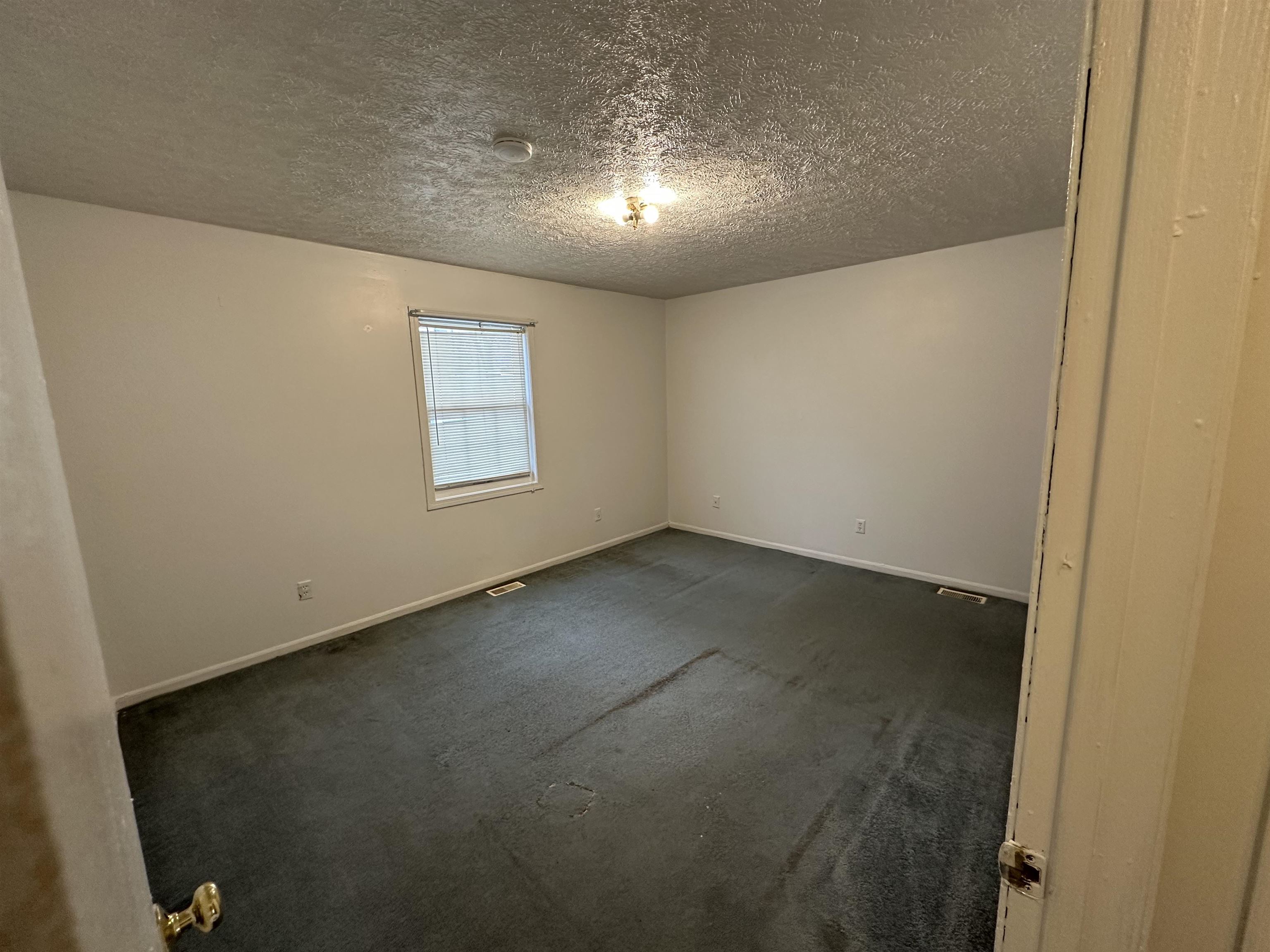 600 Poplar St, Owensboro, Kentucky 42301, 2 Bedrooms Bedrooms, ,1 BathroomBathrooms,Single Family Residence,For Sale,Poplar St,93695