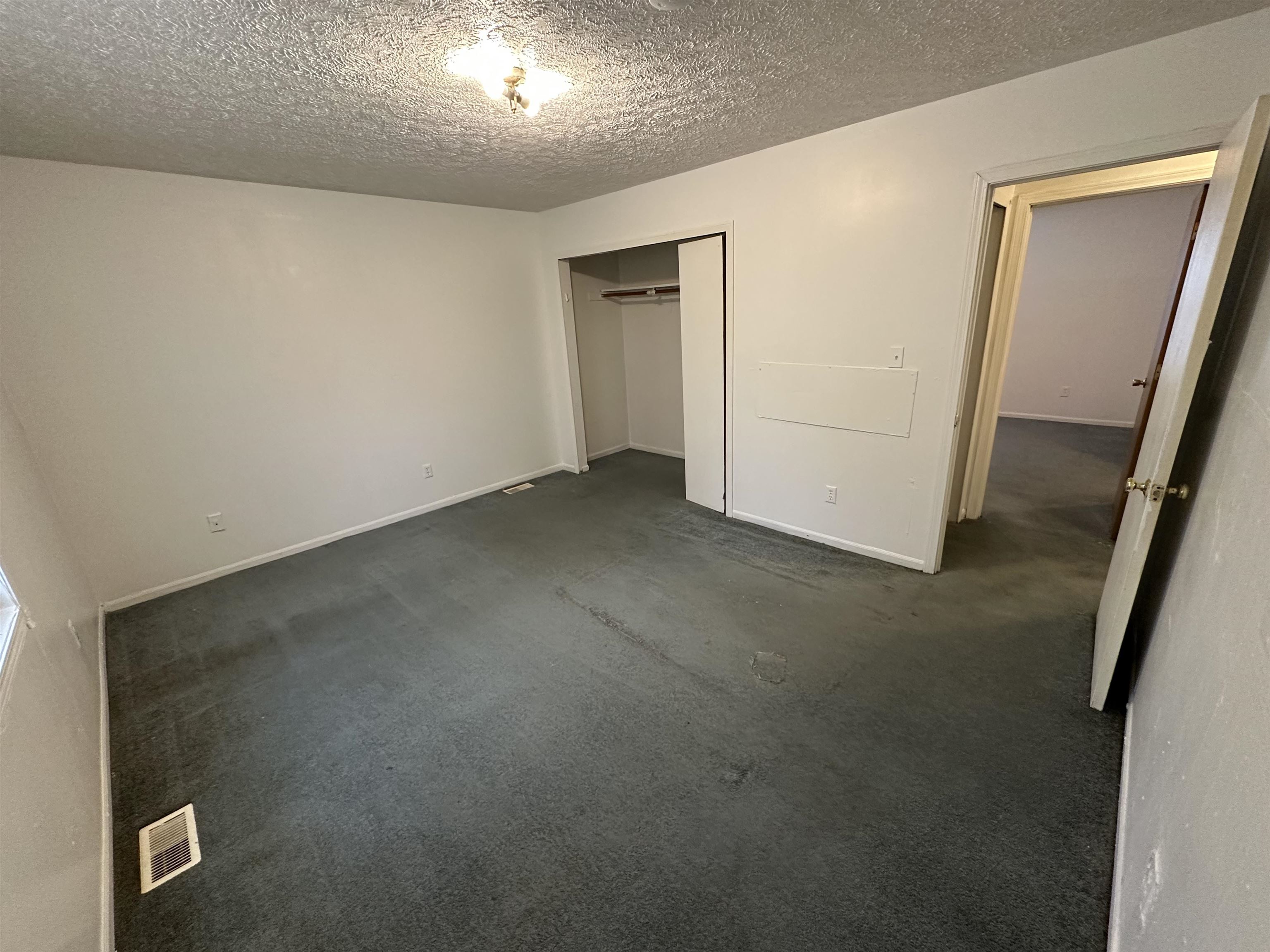 600 Poplar St, Owensboro, Kentucky 42301, 2 Bedrooms Bedrooms, ,1 BathroomBathrooms,Single Family Residence,For Sale,Poplar St,93695