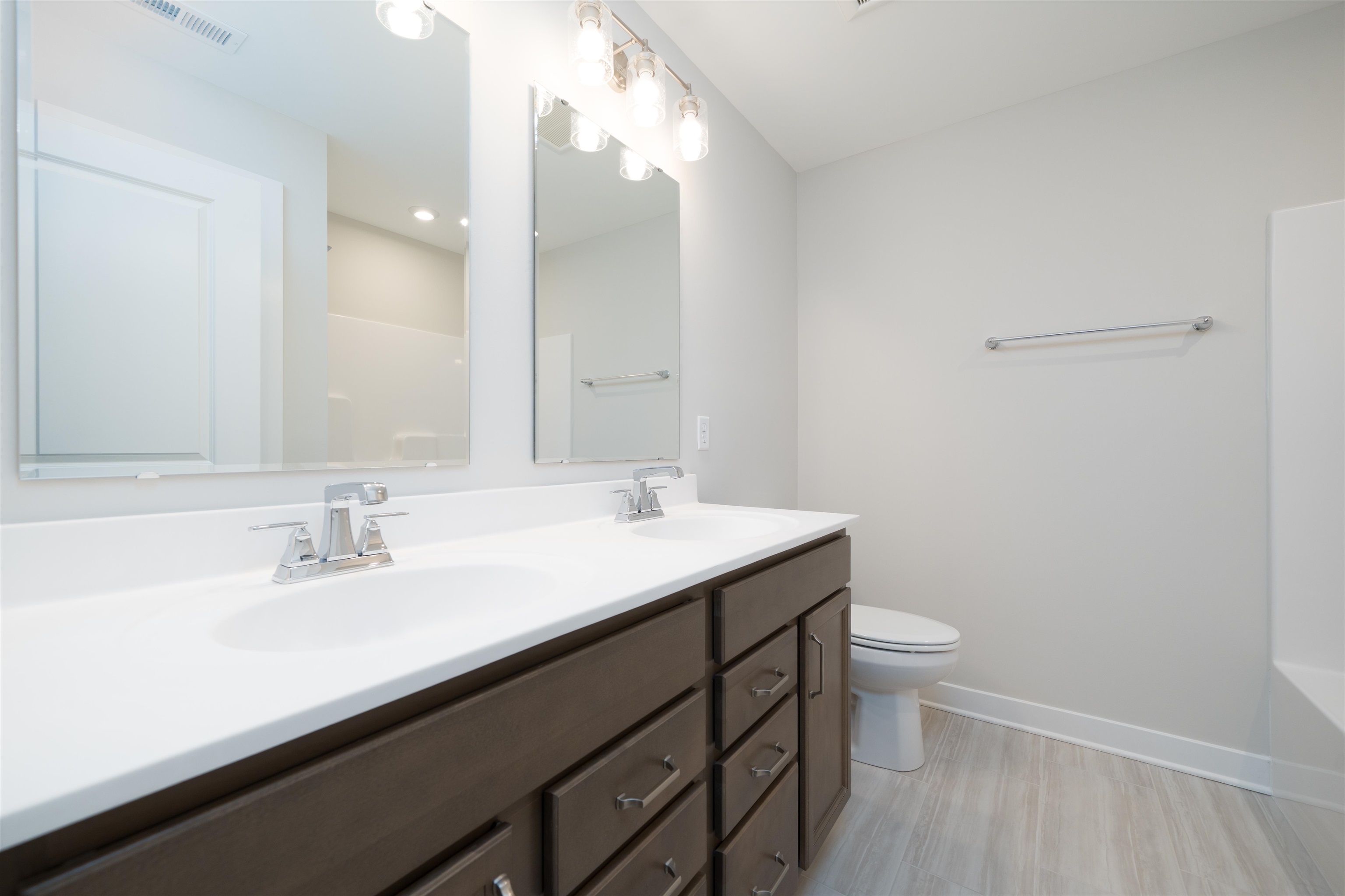 2091 Pebble Wood Dr, Owensboro, Kentucky 42303-7676, 4 Bedrooms Bedrooms, ,2 BathroomsBathrooms,Single Family Residence,For Sale,Pebble Wood Dr,93698