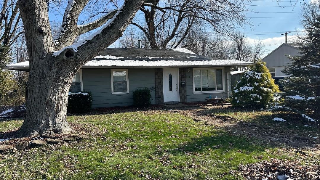 1201 Gilbert Lane, Owensboro, Kentucky 42303, 3 Bedrooms Bedrooms, ,1 BathroomBathrooms,Single Family Residence,For Sale,Gilbert Lane,93711