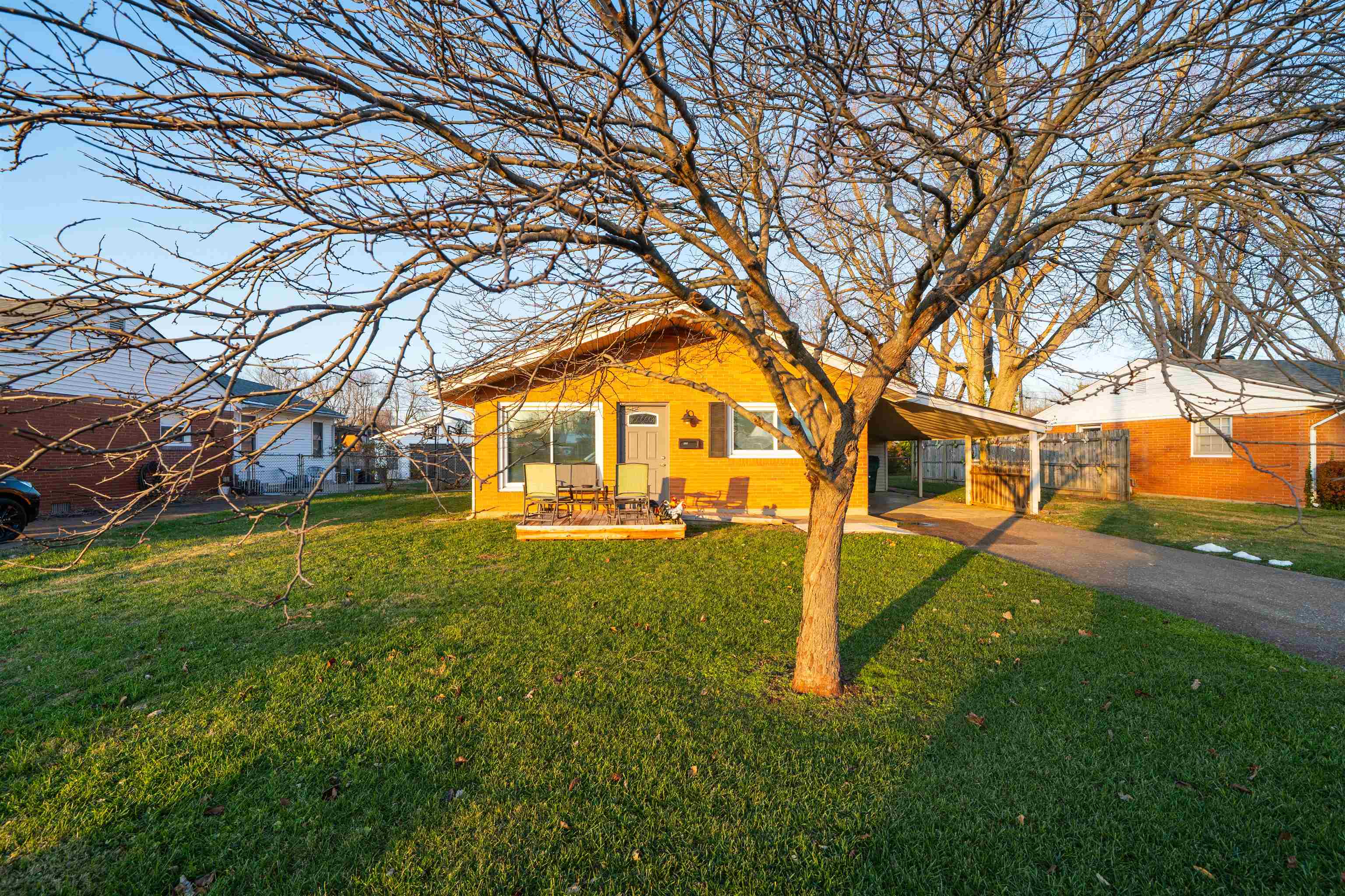 213 Holmes Drive, Owensboro, Kentucky 42303, 3 Bedrooms Bedrooms, ,1 BathroomBathrooms,Single Family Residence,For Sale,Holmes Drive,93713