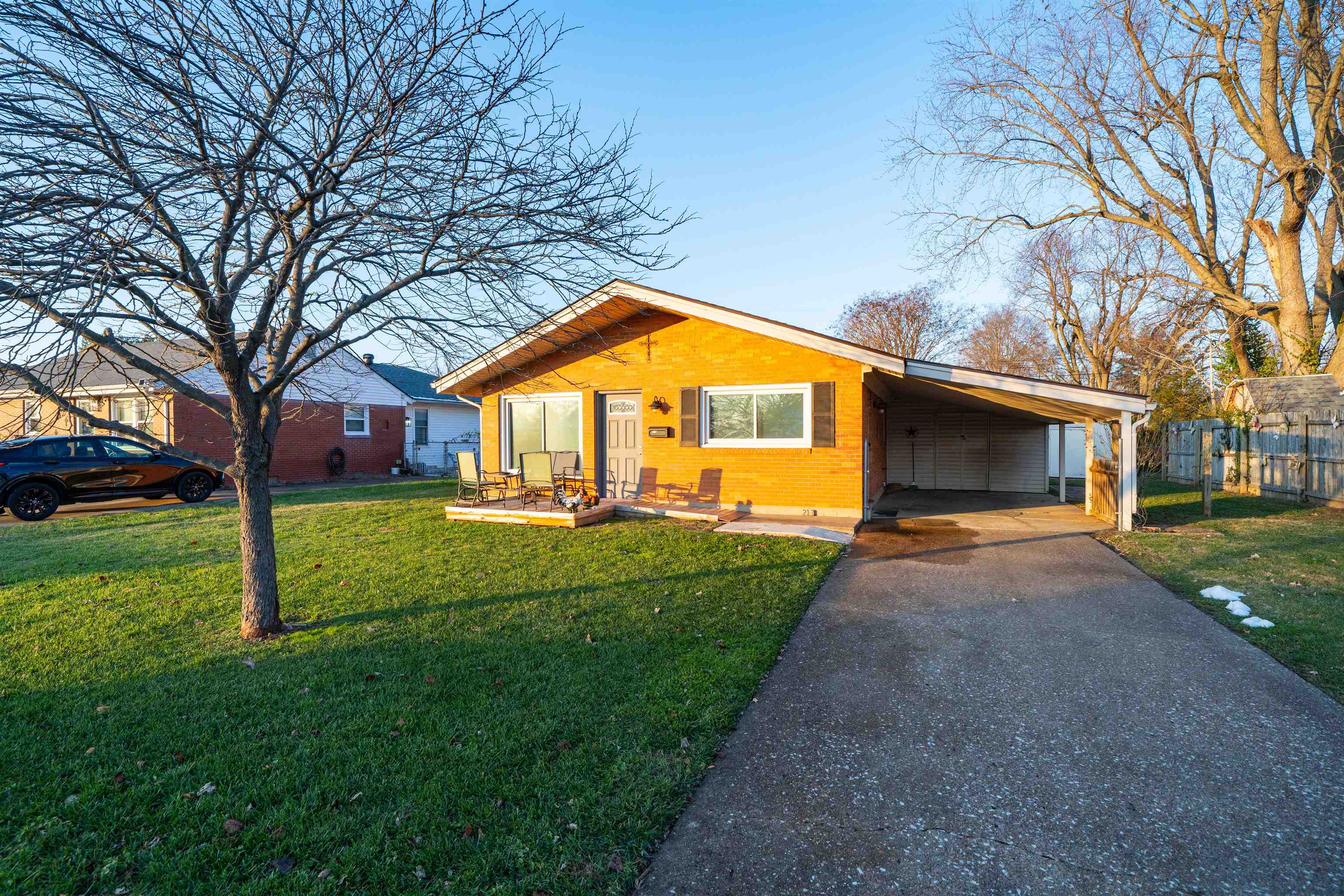 213 Holmes Drive, Owensboro, Kentucky 42303, 3 Bedrooms Bedrooms, ,1 BathroomBathrooms,Single Family Residence,For Sale,Holmes Drive,93713