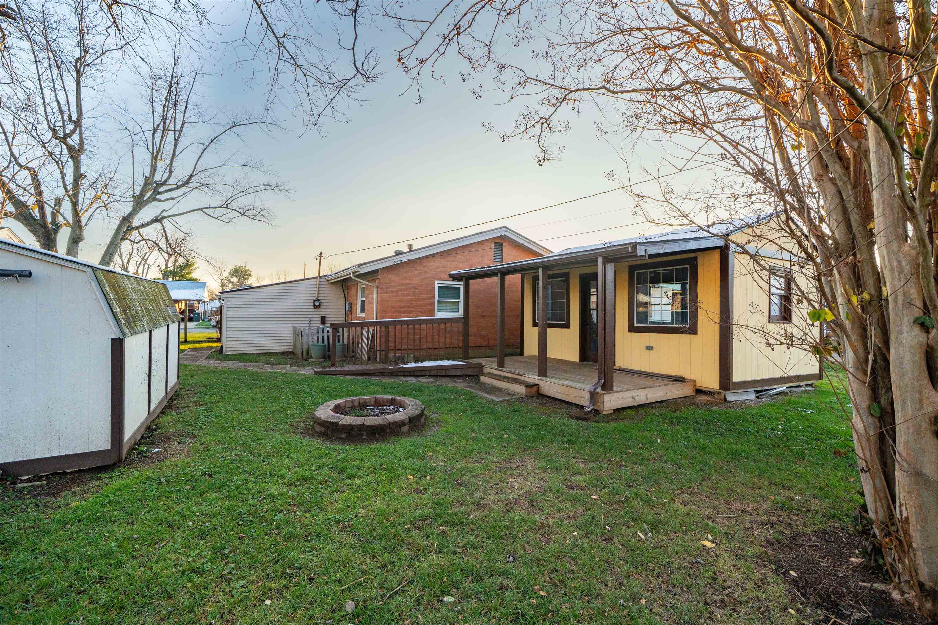 213 Holmes Drive, Owensboro, Kentucky 42303, 3 Bedrooms Bedrooms, ,1 BathroomBathrooms,Single Family Residence,For Sale,Holmes Drive,93713