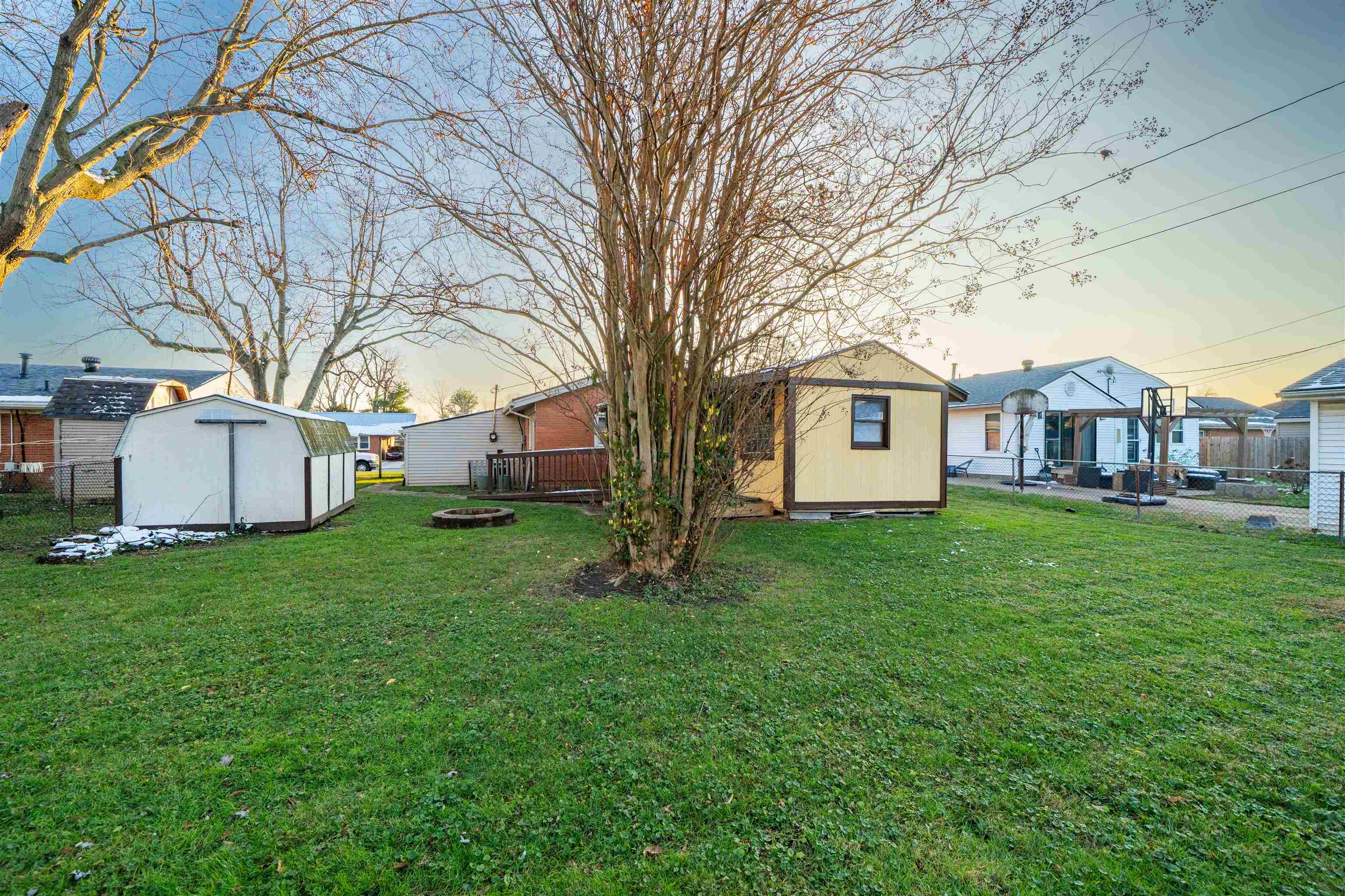 213 Holmes Drive, Owensboro, Kentucky 42303, 3 Bedrooms Bedrooms, ,1 BathroomBathrooms,Single Family Residence,For Sale,Holmes Drive,93713