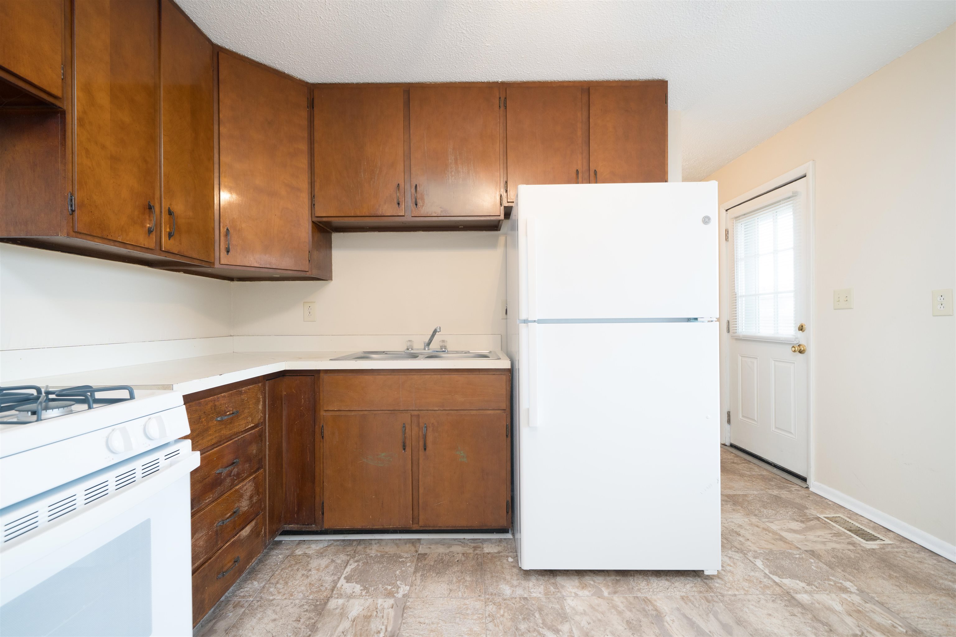 2302 Surrey Drive, Owensboro, Kentucky 42301, 3 Bedrooms Bedrooms, ,1 BathroomBathrooms,Single Family Residence,For Sale,Surrey Drive,93715