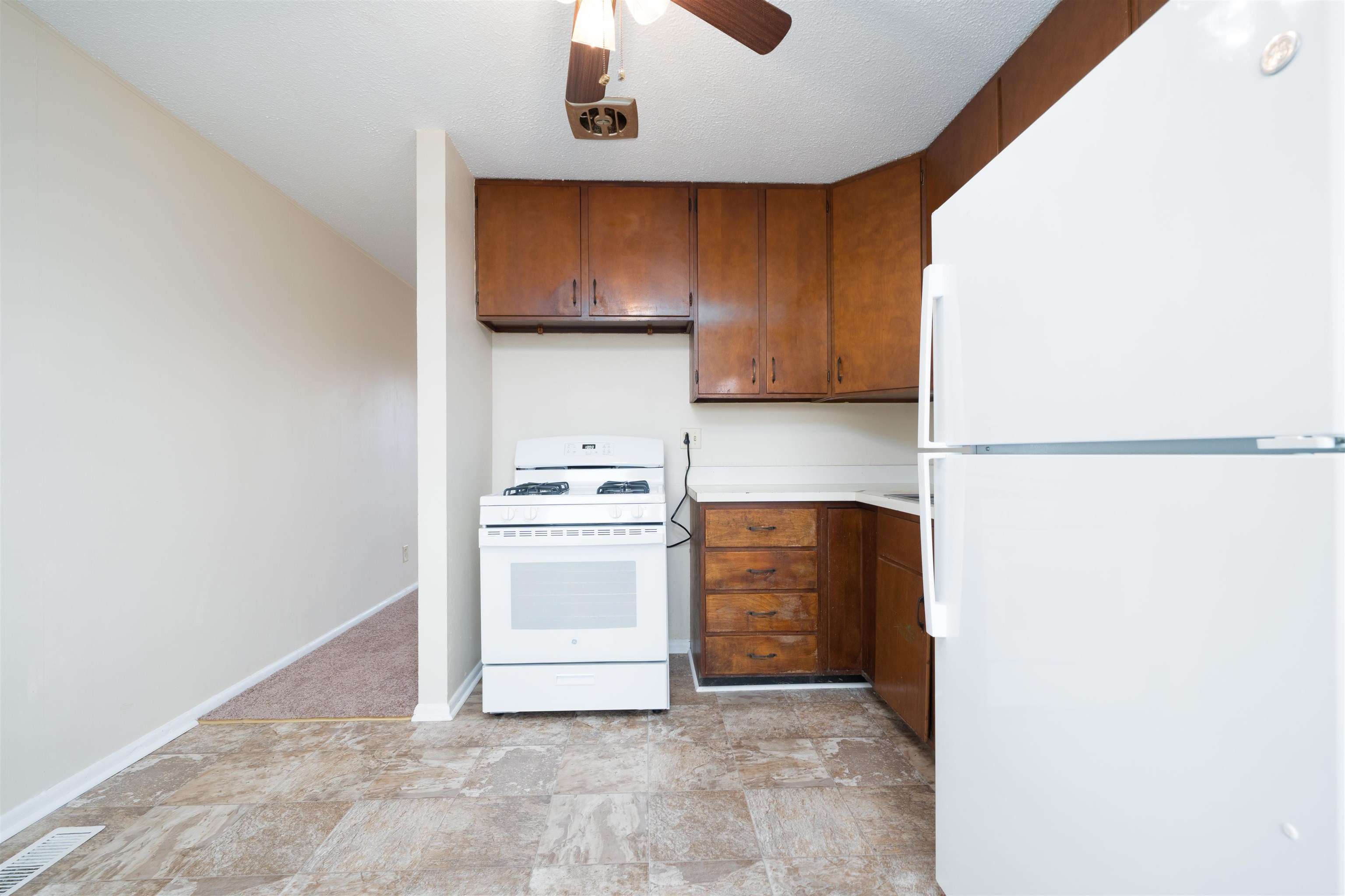 2302 Surrey Drive, Owensboro, Kentucky 42301, 3 Bedrooms Bedrooms, ,1 BathroomBathrooms,Single Family Residence,For Sale,Surrey Drive,93715