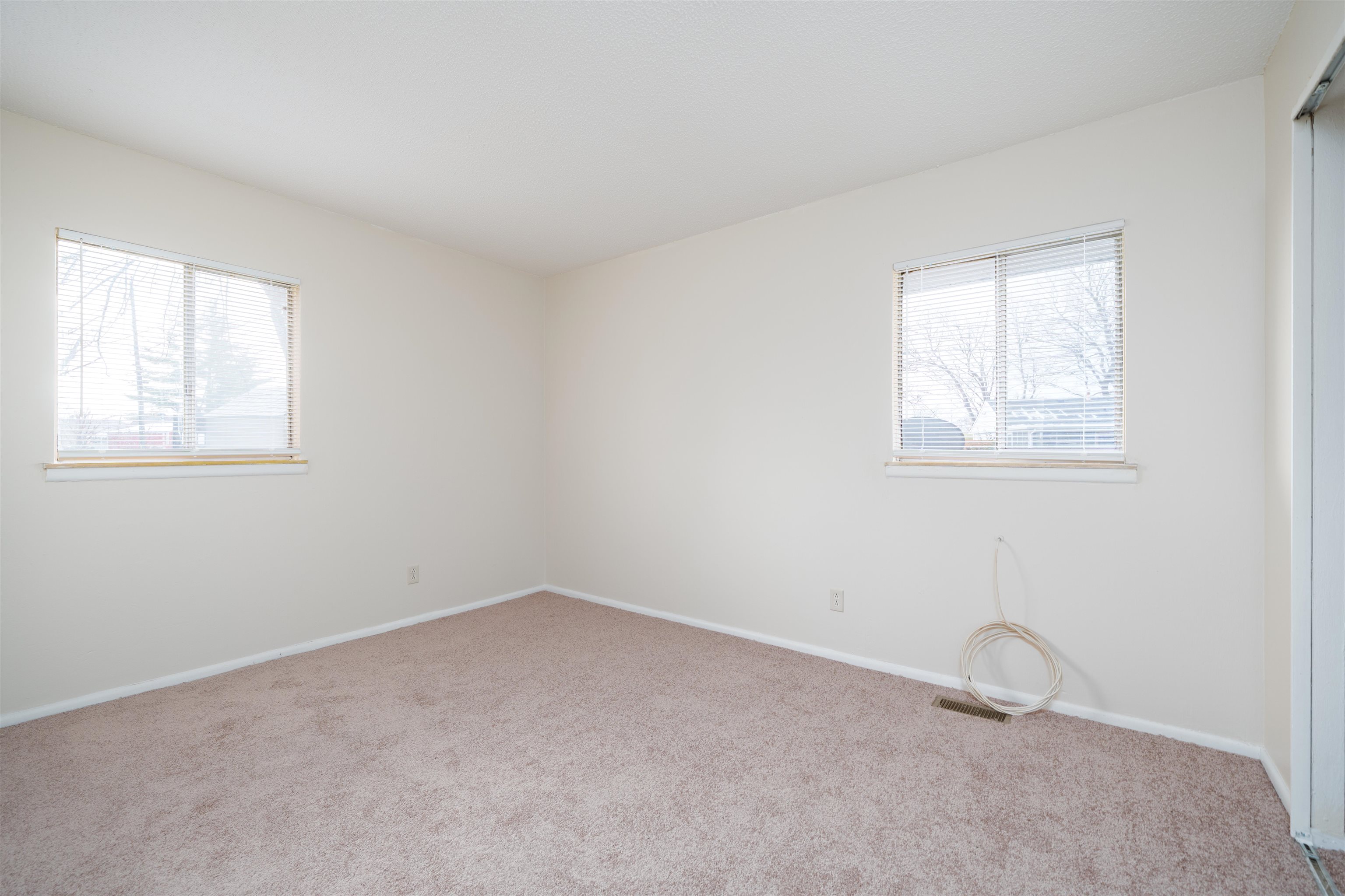 2302 Surrey Drive, Owensboro, Kentucky 42301, 3 Bedrooms Bedrooms, ,1 BathroomBathrooms,Single Family Residence,For Sale,Surrey Drive,93715