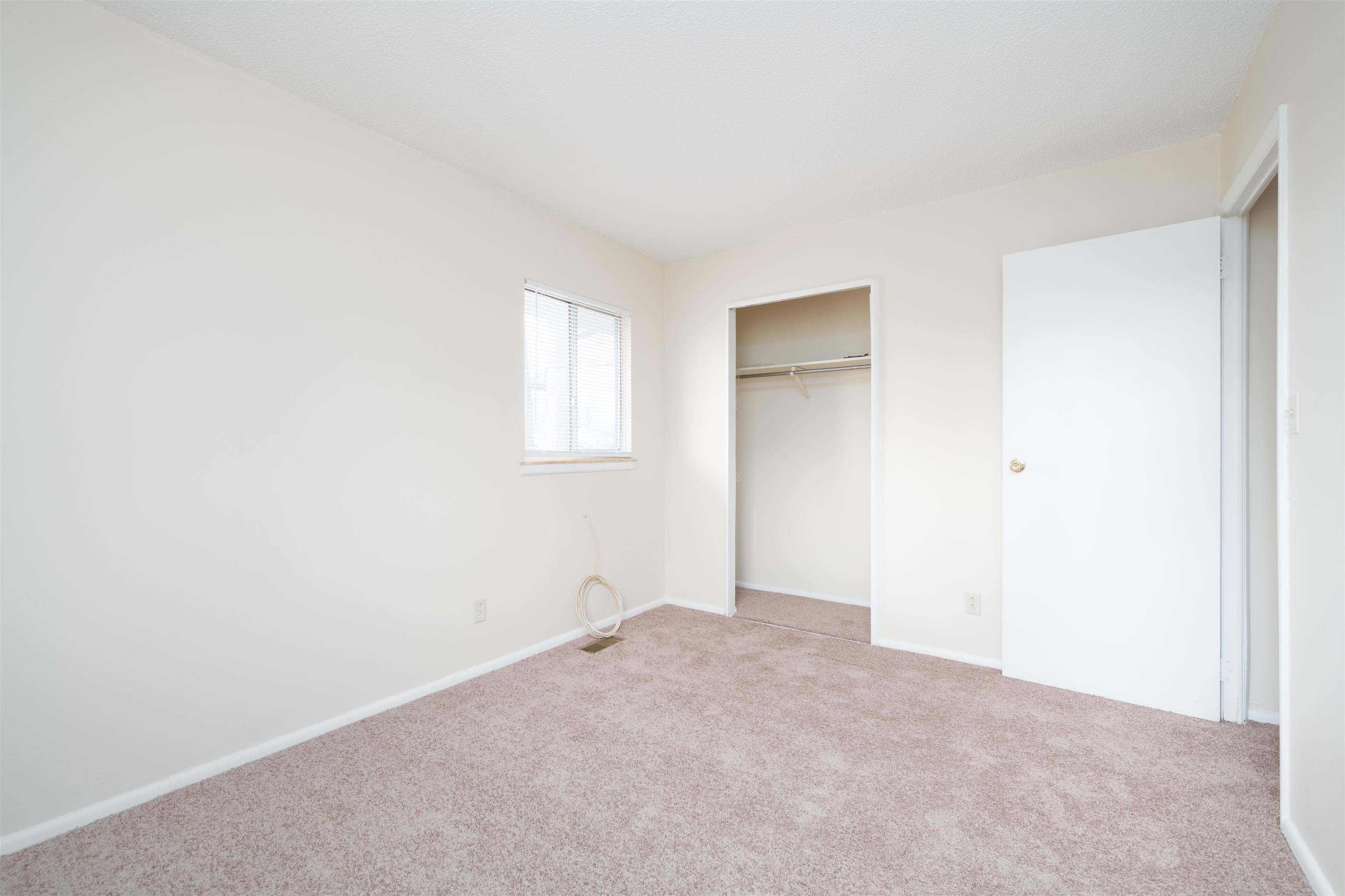 2302 Surrey Drive, Owensboro, Kentucky 42301, 3 Bedrooms Bedrooms, ,1 BathroomBathrooms,Single Family Residence,For Sale,Surrey Drive,93715