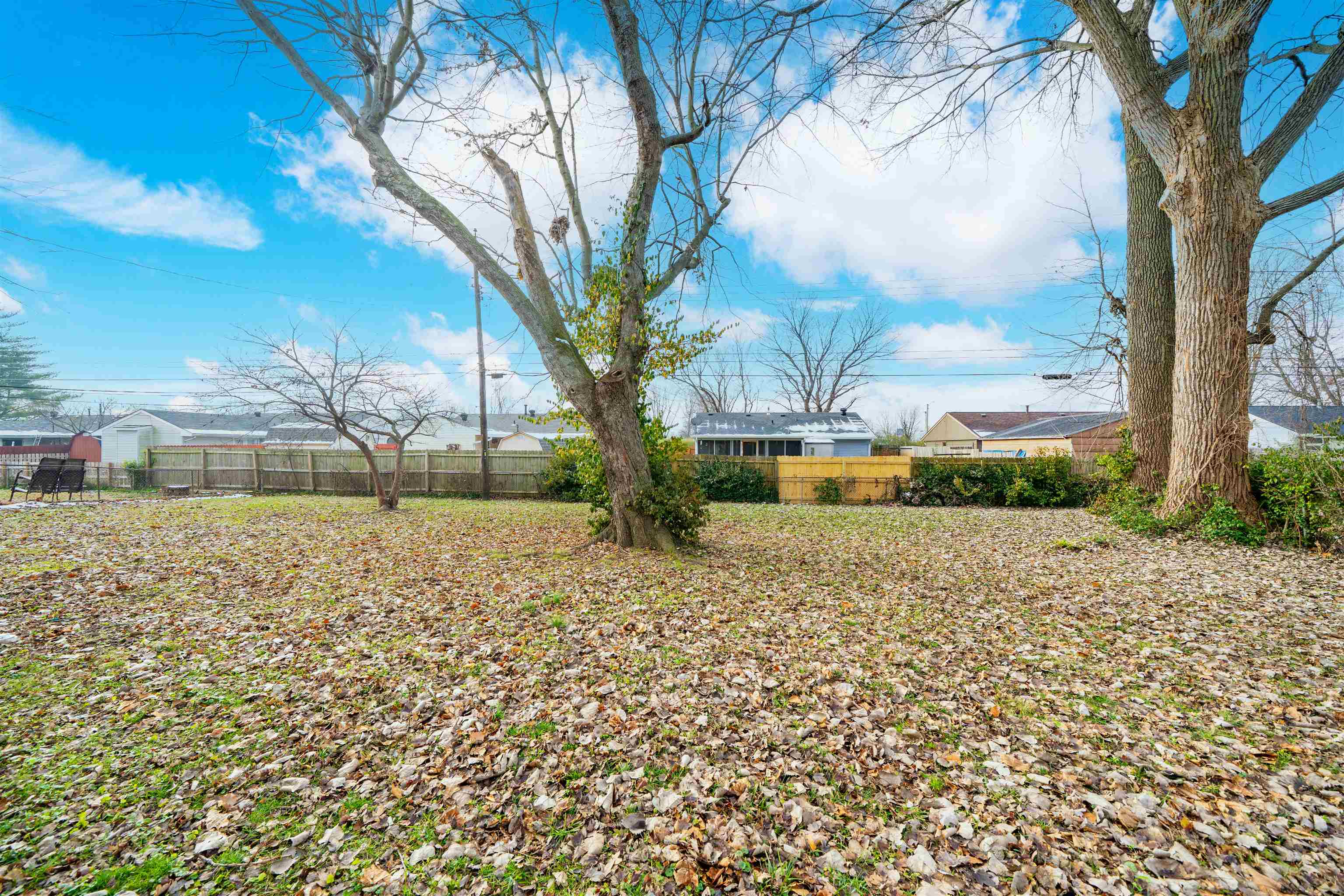 2302 Surrey Drive, Owensboro, Kentucky 42301, 3 Bedrooms Bedrooms, ,1 BathroomBathrooms,Single Family Residence,For Sale,Surrey Drive,93715