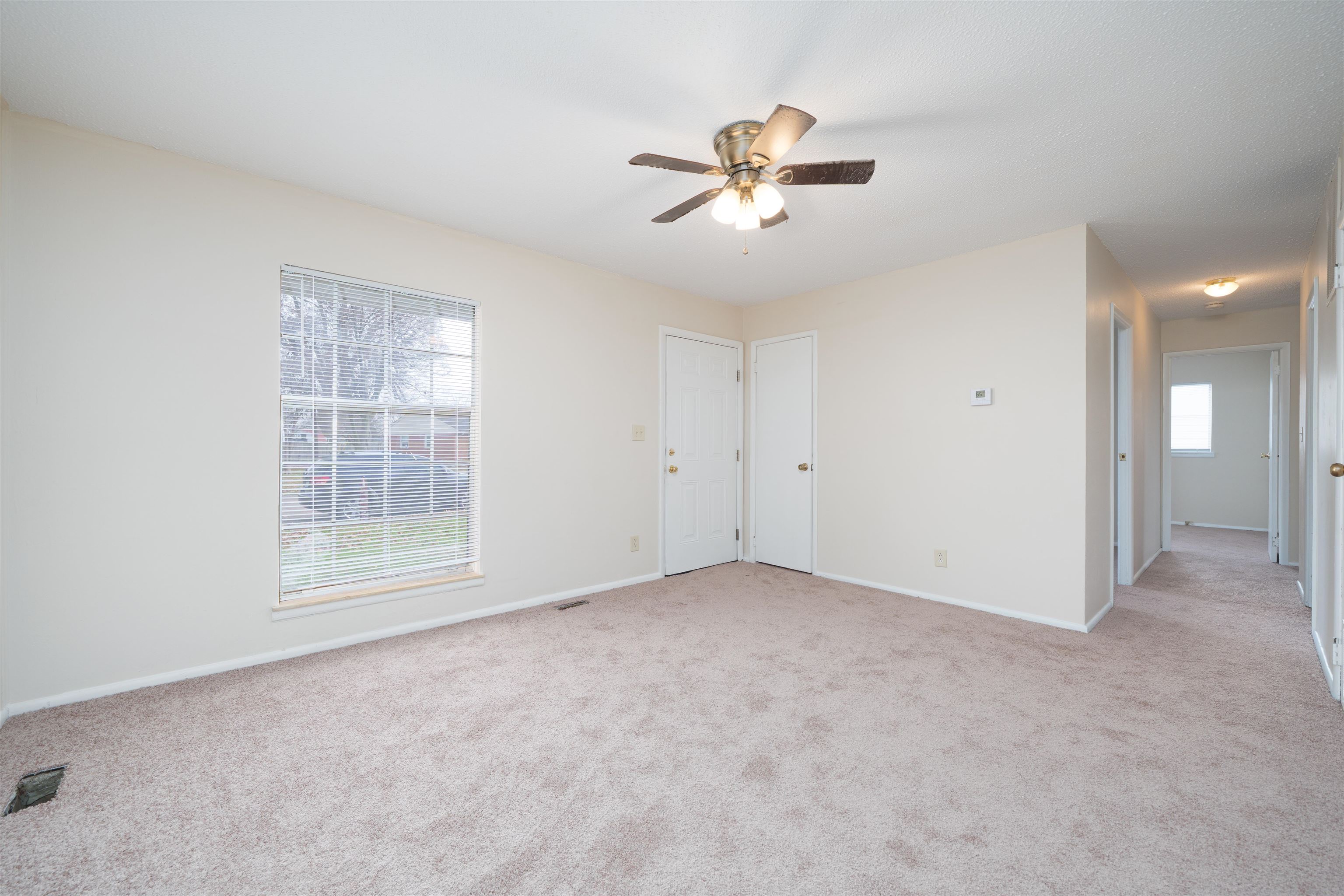 2302 Surrey Drive, Owensboro, Kentucky 42301, 3 Bedrooms Bedrooms, ,1 BathroomBathrooms,Single Family Residence,For Sale,Surrey Drive,93715