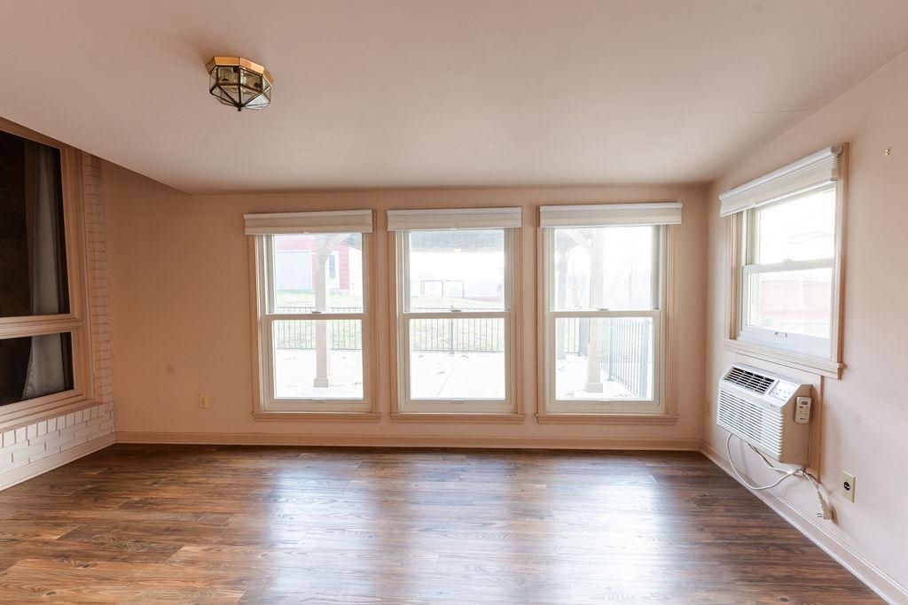 8218 State Route 351 E, Henderson, Kentucky 42420, 3 Bedrooms Bedrooms, ,1 BathroomBathrooms,Single Family Residence,For Sale,State Route 351 E,93716