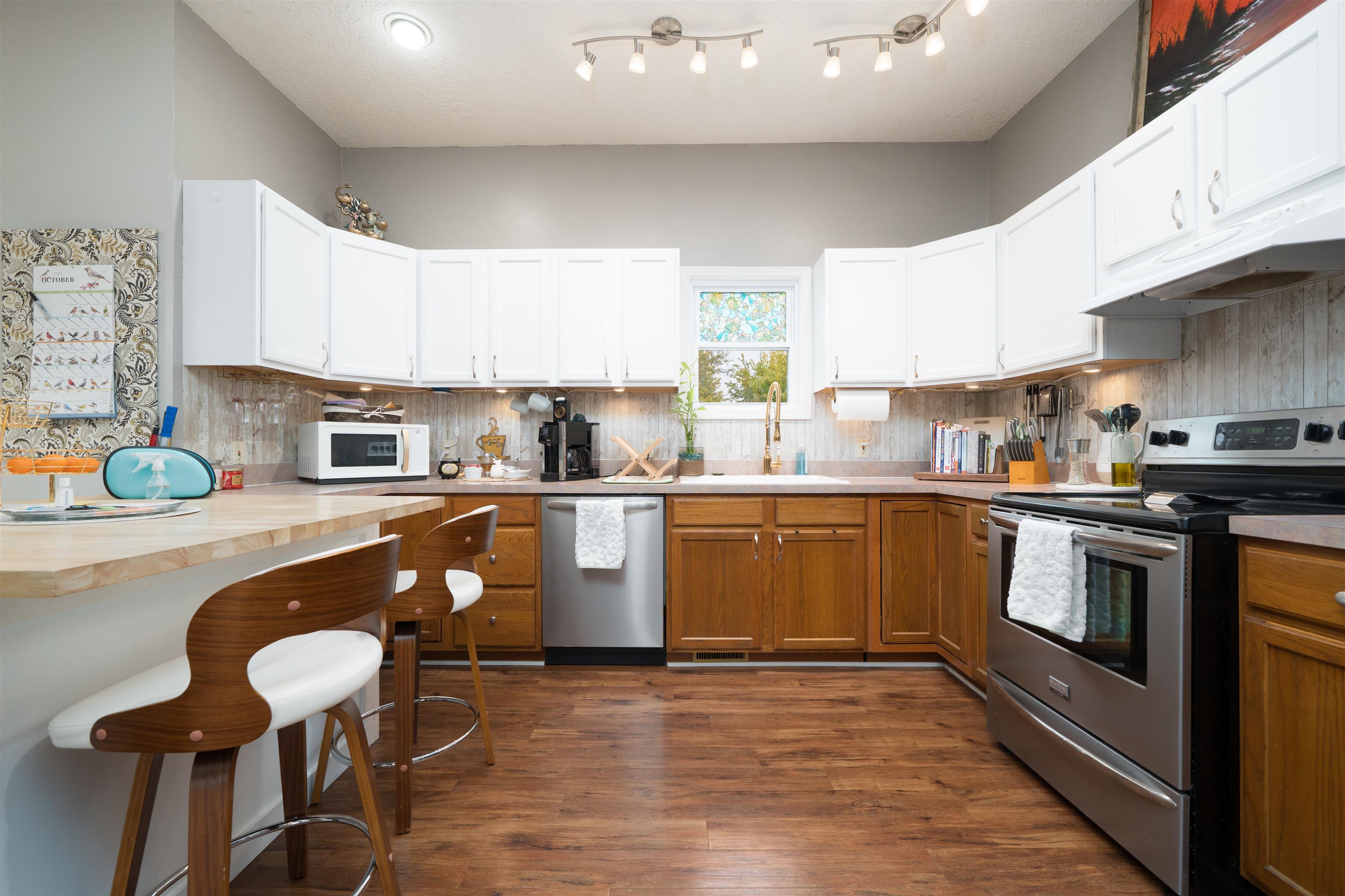 404 8th St, Owensboro, Kentucky 42301, 3 Bedrooms Bedrooms, ,1 BathroomBathrooms,Single Family Residence,For Sale,8th St,93717