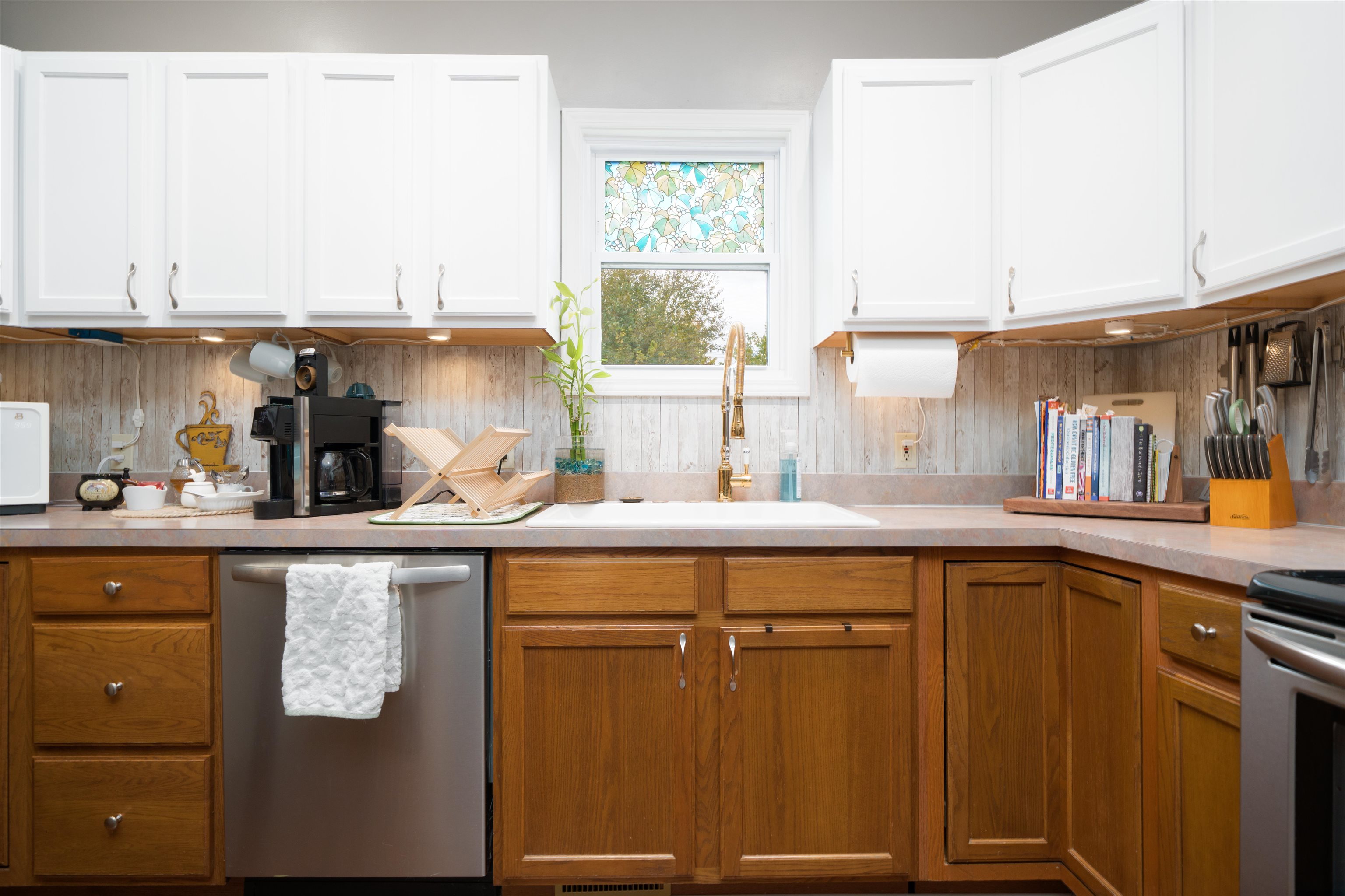 404 8th St, Owensboro, Kentucky 42301, 3 Bedrooms Bedrooms, ,1 BathroomBathrooms,Single Family Residence,For Sale,8th St,93717