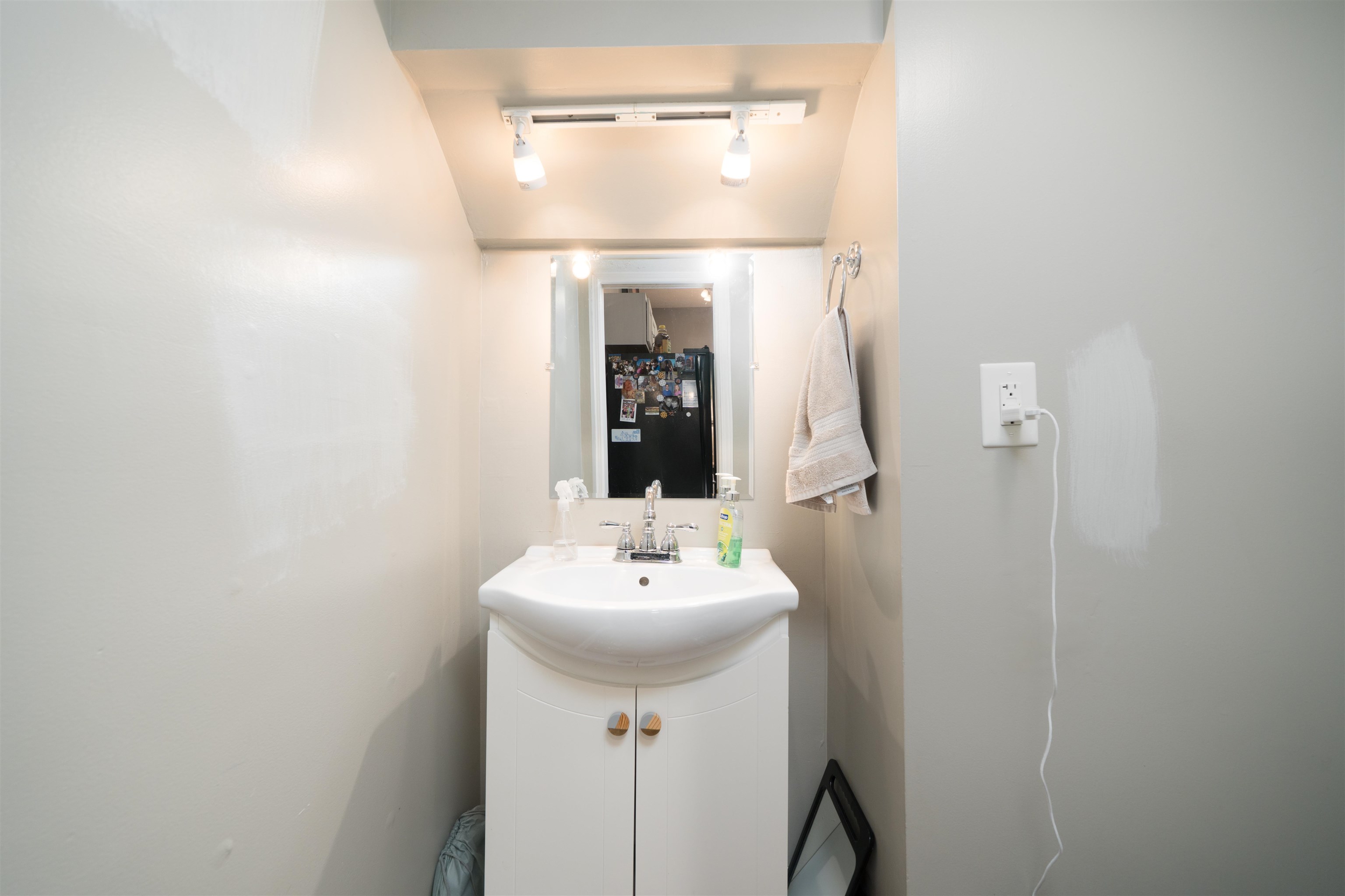 404 8th St, Owensboro, Kentucky 42301, 3 Bedrooms Bedrooms, ,1 BathroomBathrooms,Single Family Residence,For Sale,8th St,93717