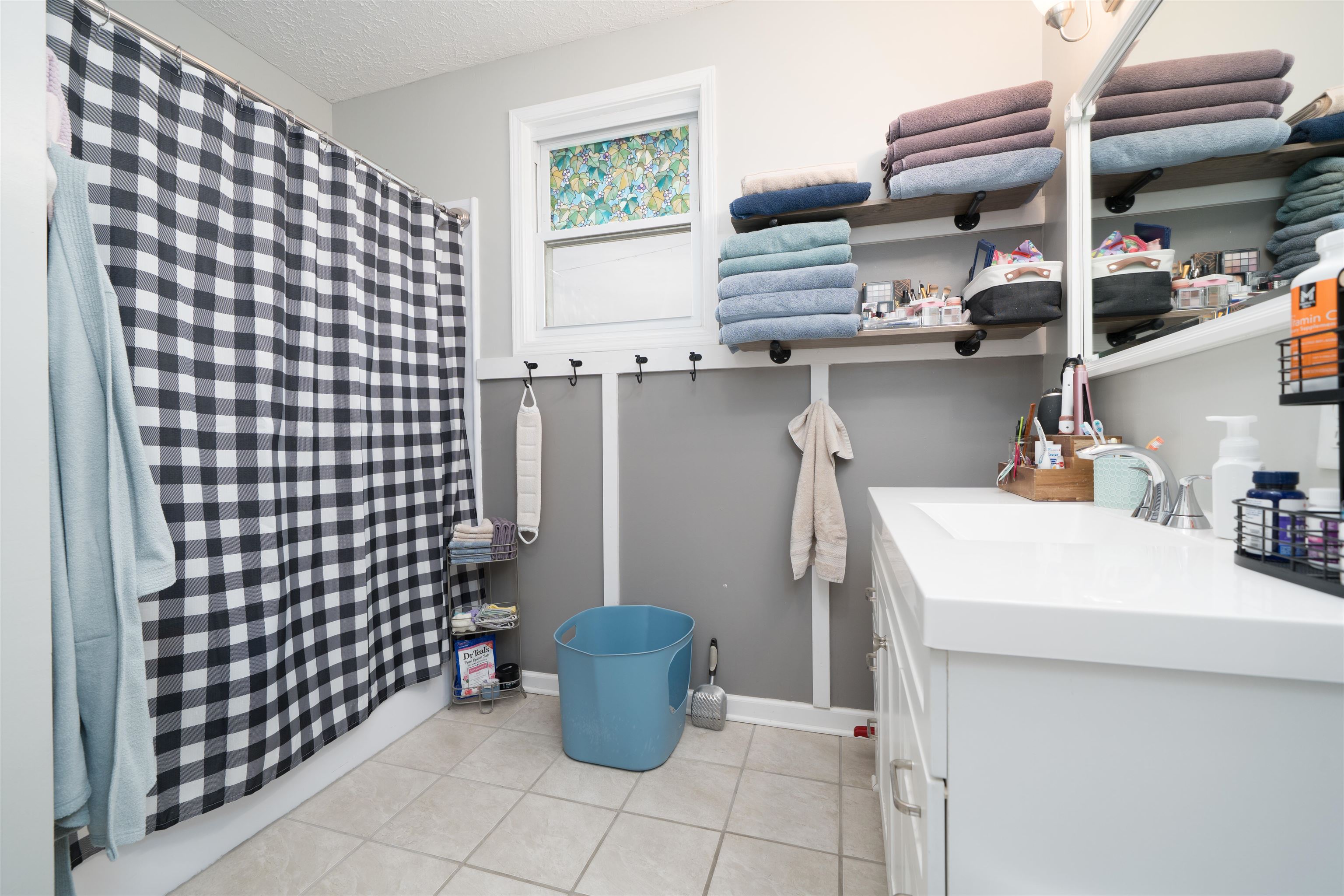 404 8th St, Owensboro, Kentucky 42301, 3 Bedrooms Bedrooms, ,1 BathroomBathrooms,Single Family Residence,For Sale,8th St,93717