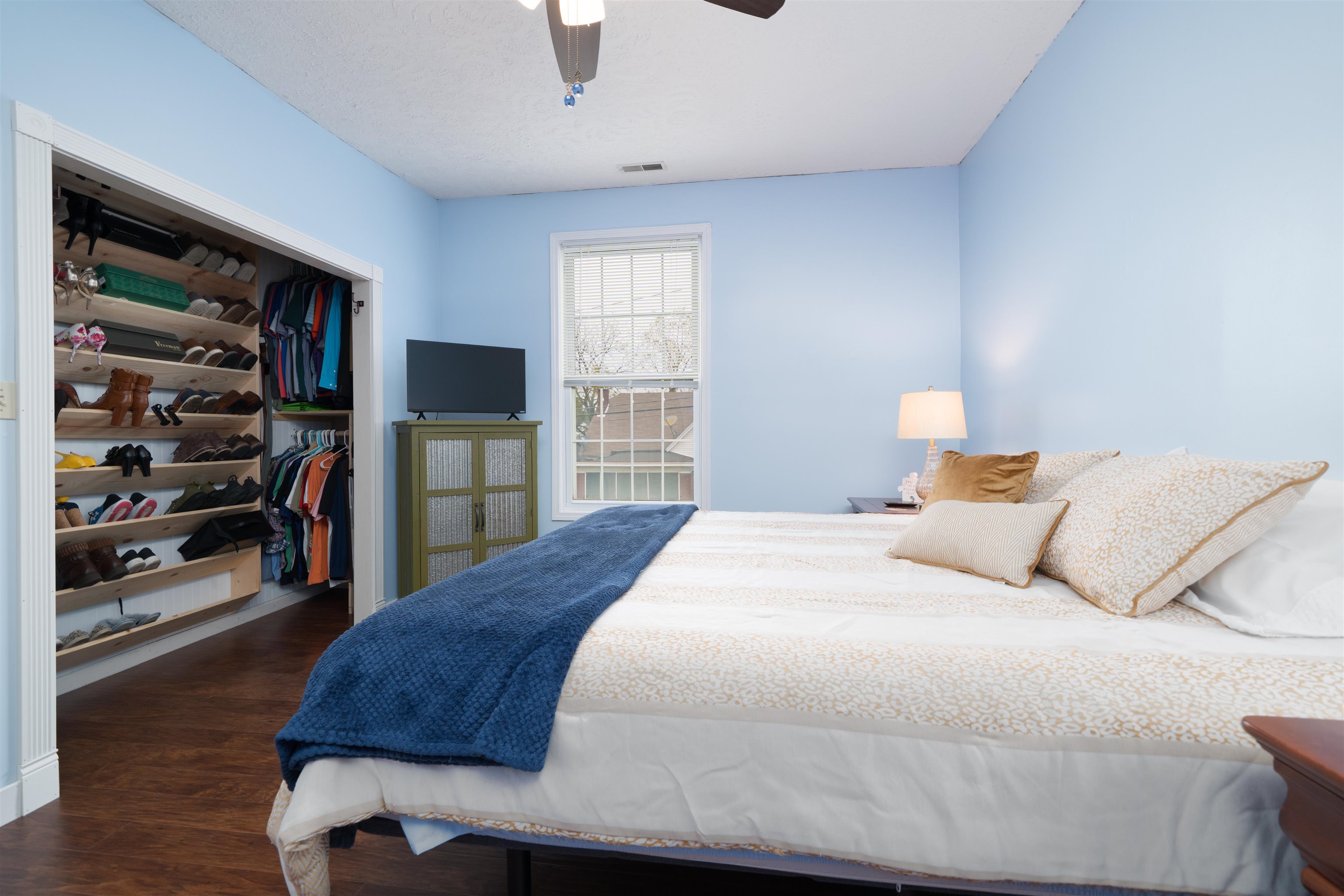 404 8th St, Owensboro, Kentucky 42301, 3 Bedrooms Bedrooms, ,1 BathroomBathrooms,Single Family Residence,For Sale,8th St,93717