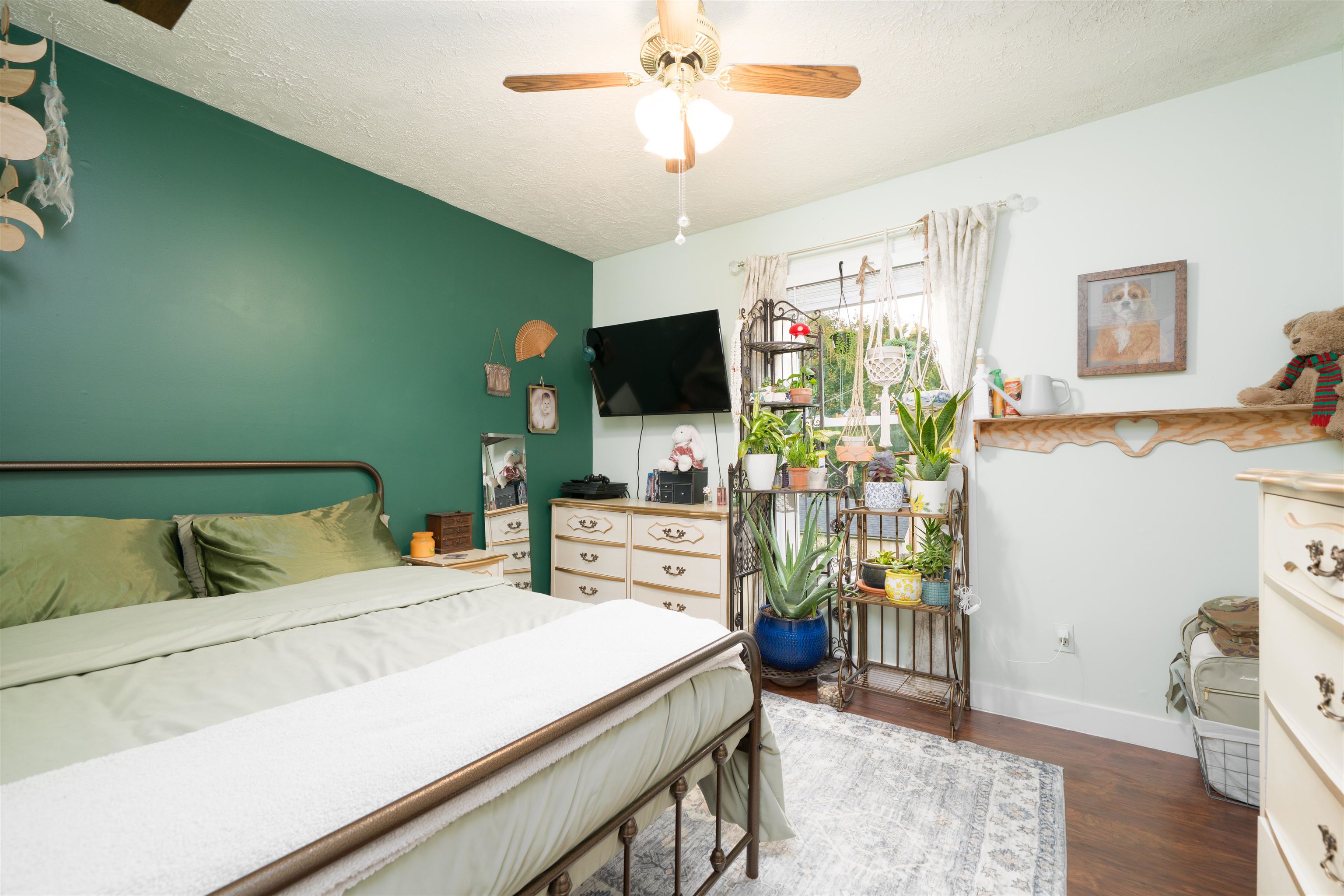 404 8th St, Owensboro, Kentucky 42301, 3 Bedrooms Bedrooms, ,1 BathroomBathrooms,Single Family Residence,For Sale,8th St,93717