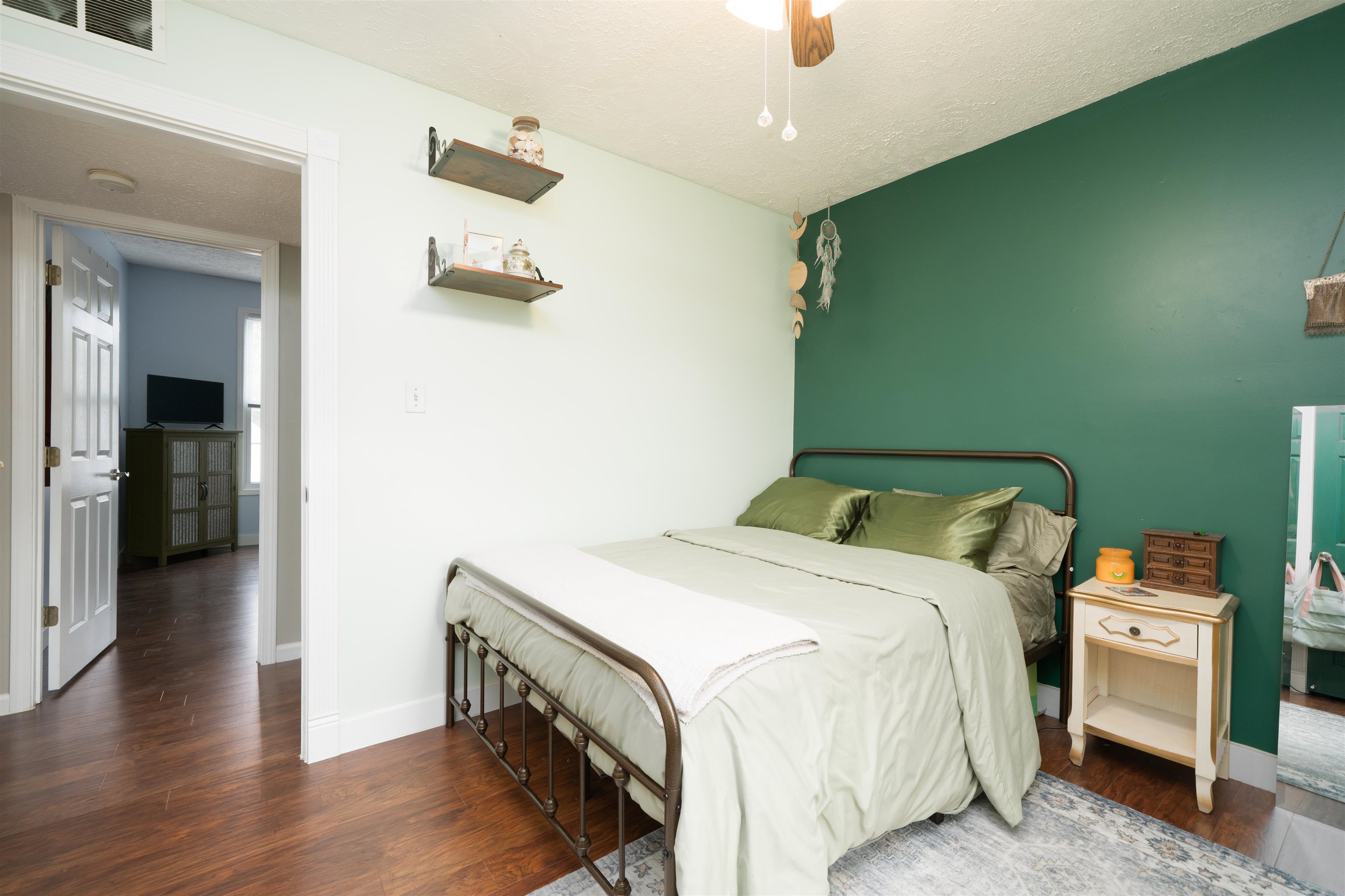 404 8th St, Owensboro, Kentucky 42301, 3 Bedrooms Bedrooms, ,1 BathroomBathrooms,Single Family Residence,For Sale,8th St,93717