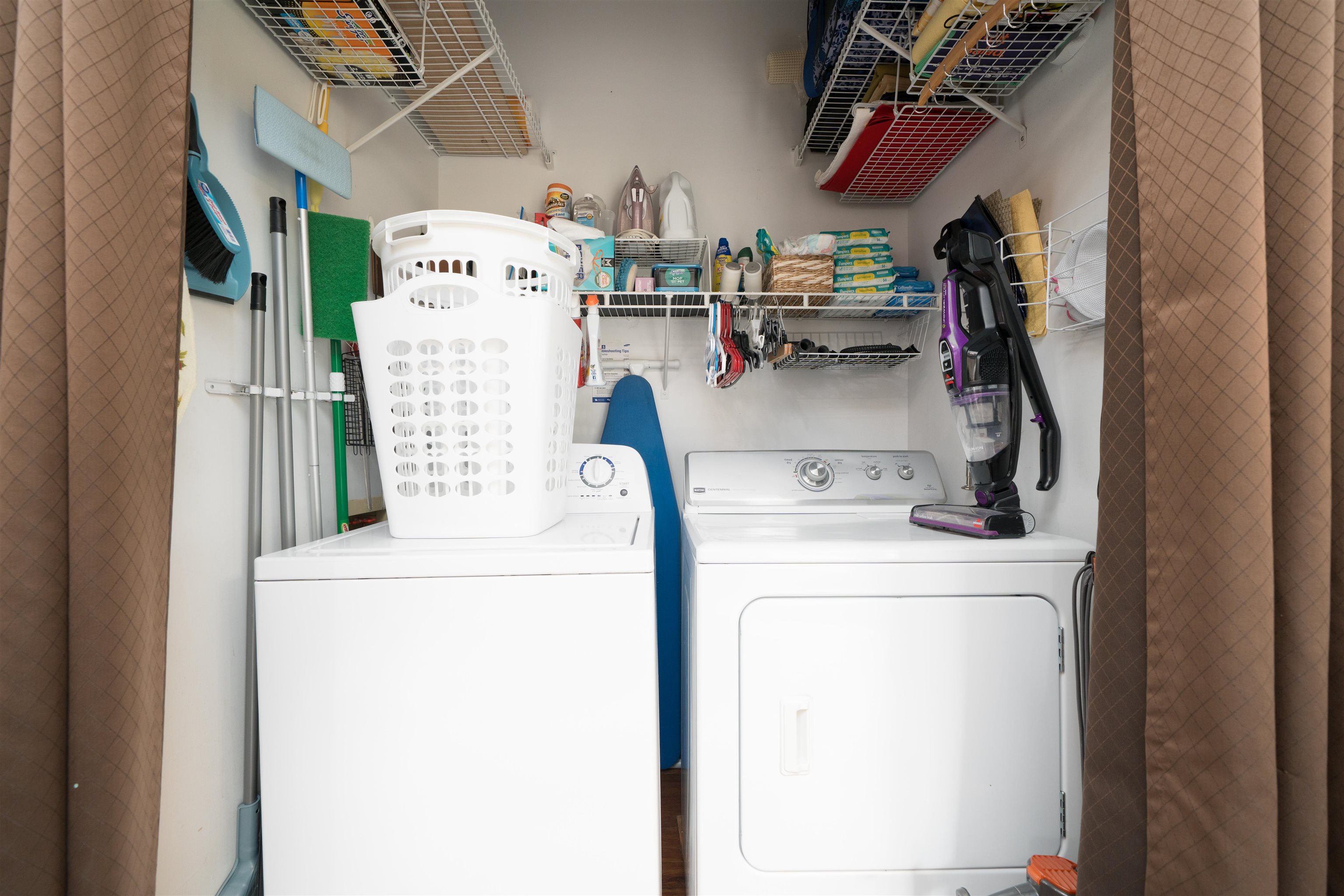 404 8th St, Owensboro, Kentucky 42301, 3 Bedrooms Bedrooms, ,1 BathroomBathrooms,Single Family Residence,For Sale,8th St,93717