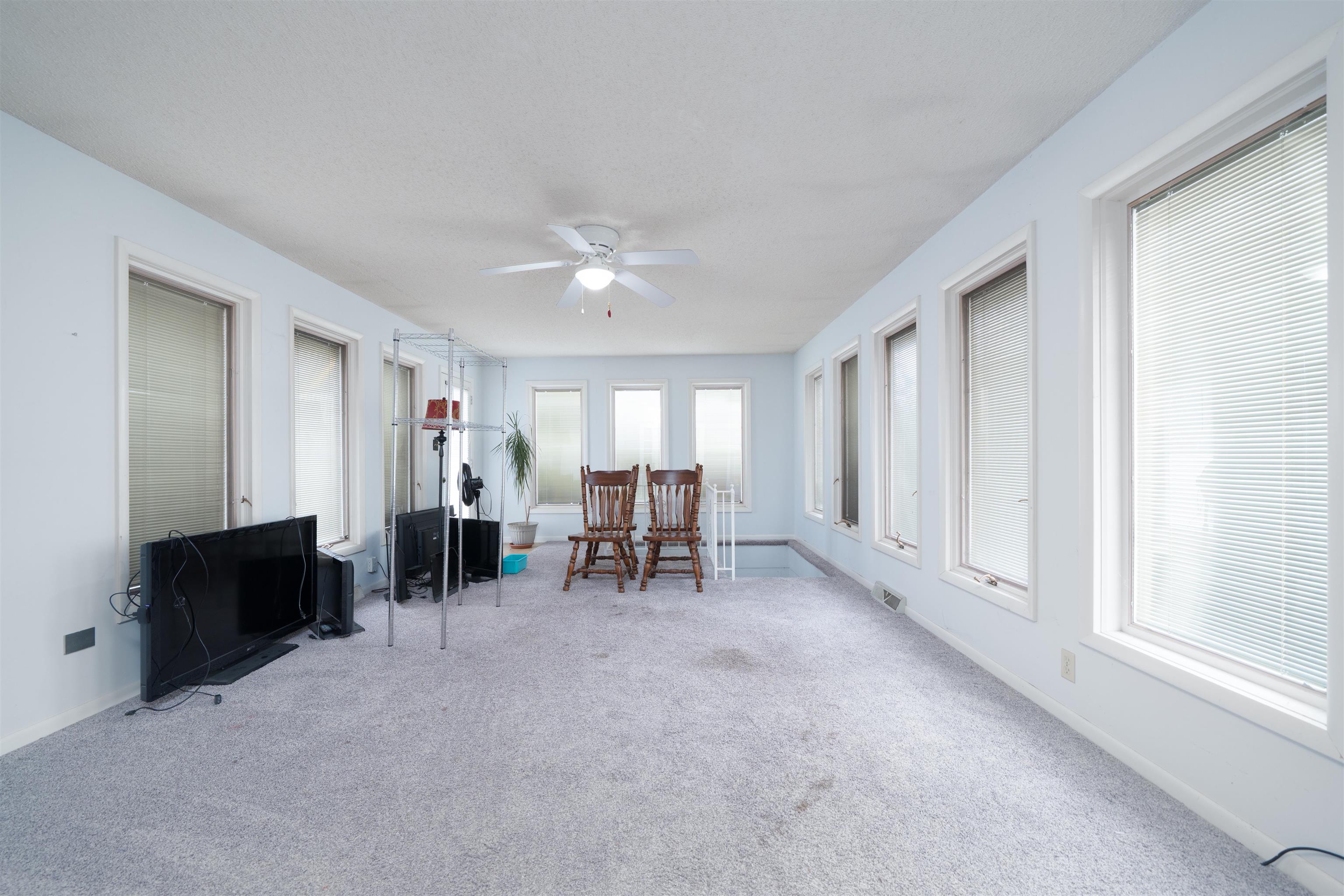 2953 Royal Dr, Owensboro, Kentucky 42301, 4 Bedrooms Bedrooms, ,2 BathroomsBathrooms,Single Family Residence,For Sale,Royal Dr,93721