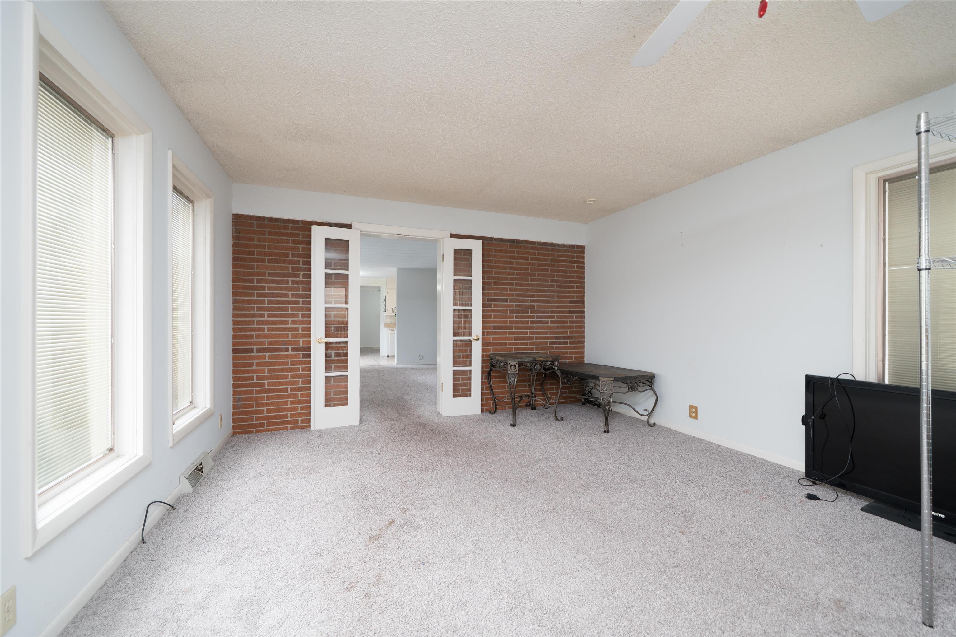 2953 Royal Dr, Owensboro, Kentucky 42301, 4 Bedrooms Bedrooms, ,2 BathroomsBathrooms,Single Family Residence,For Sale,Royal Dr,93721