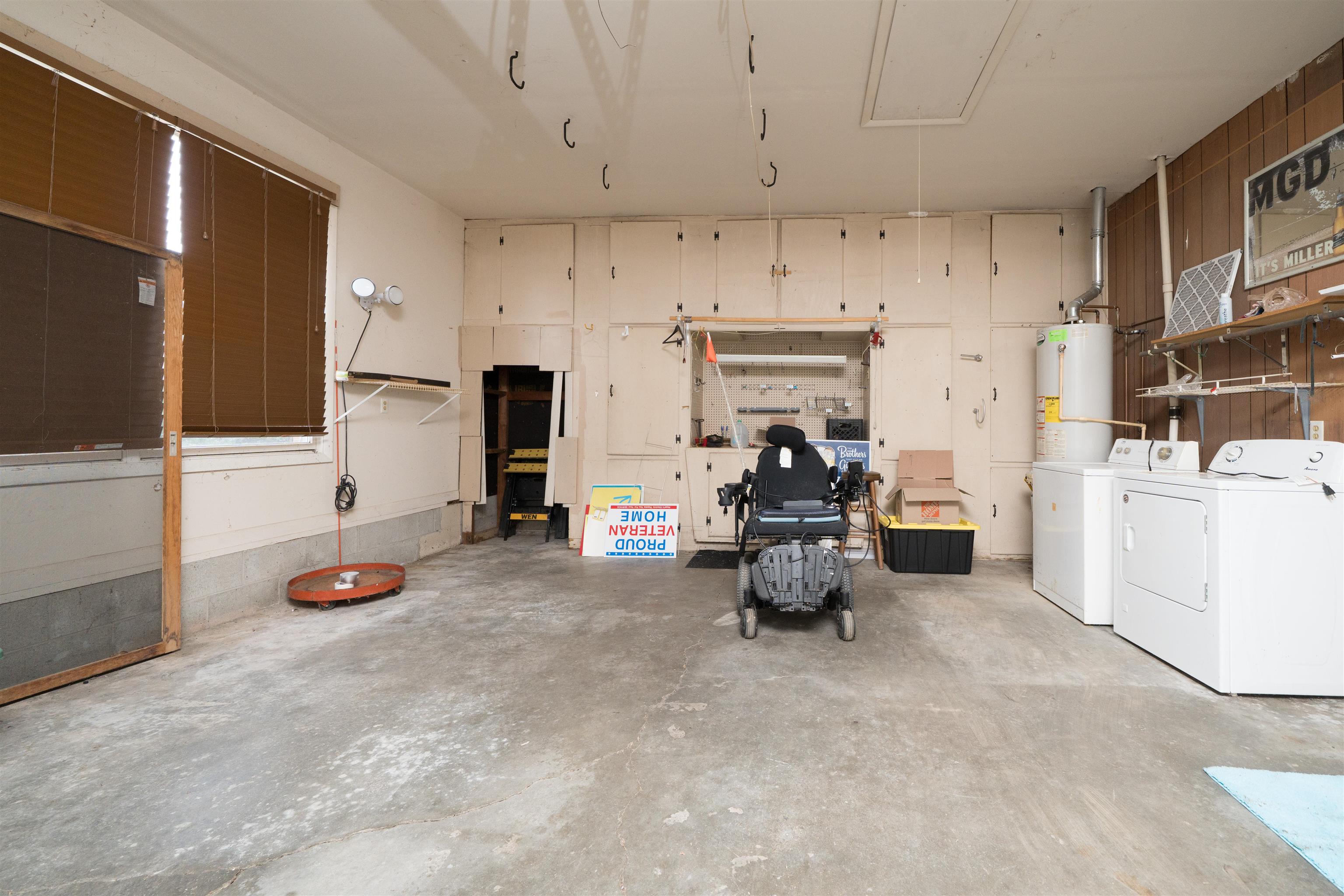 2953 Royal Dr, Owensboro, Kentucky 42301, 4 Bedrooms Bedrooms, ,2 BathroomsBathrooms,Single Family Residence,For Sale,Royal Dr,93721