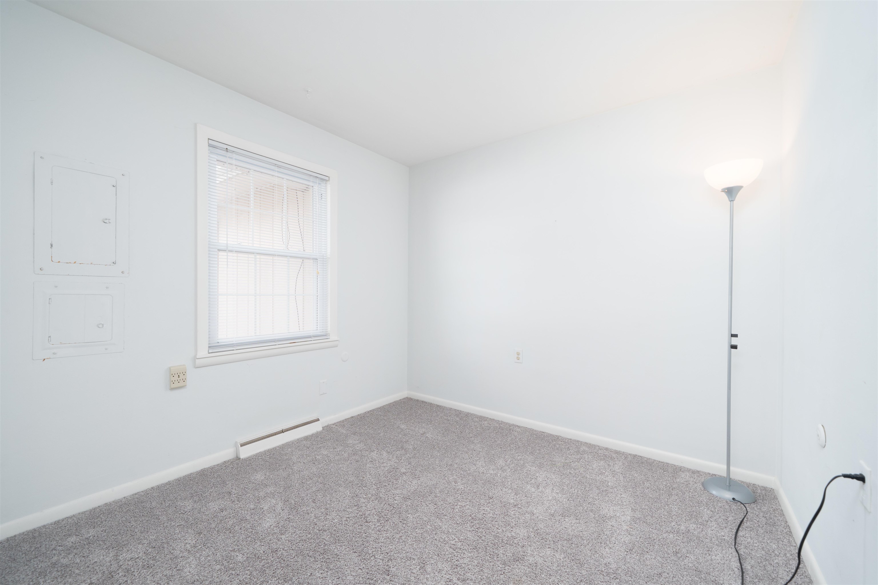 2953 Royal Dr, Owensboro, Kentucky 42301, 4 Bedrooms Bedrooms, ,2 BathroomsBathrooms,Single Family Residence,For Sale,Royal Dr,93721