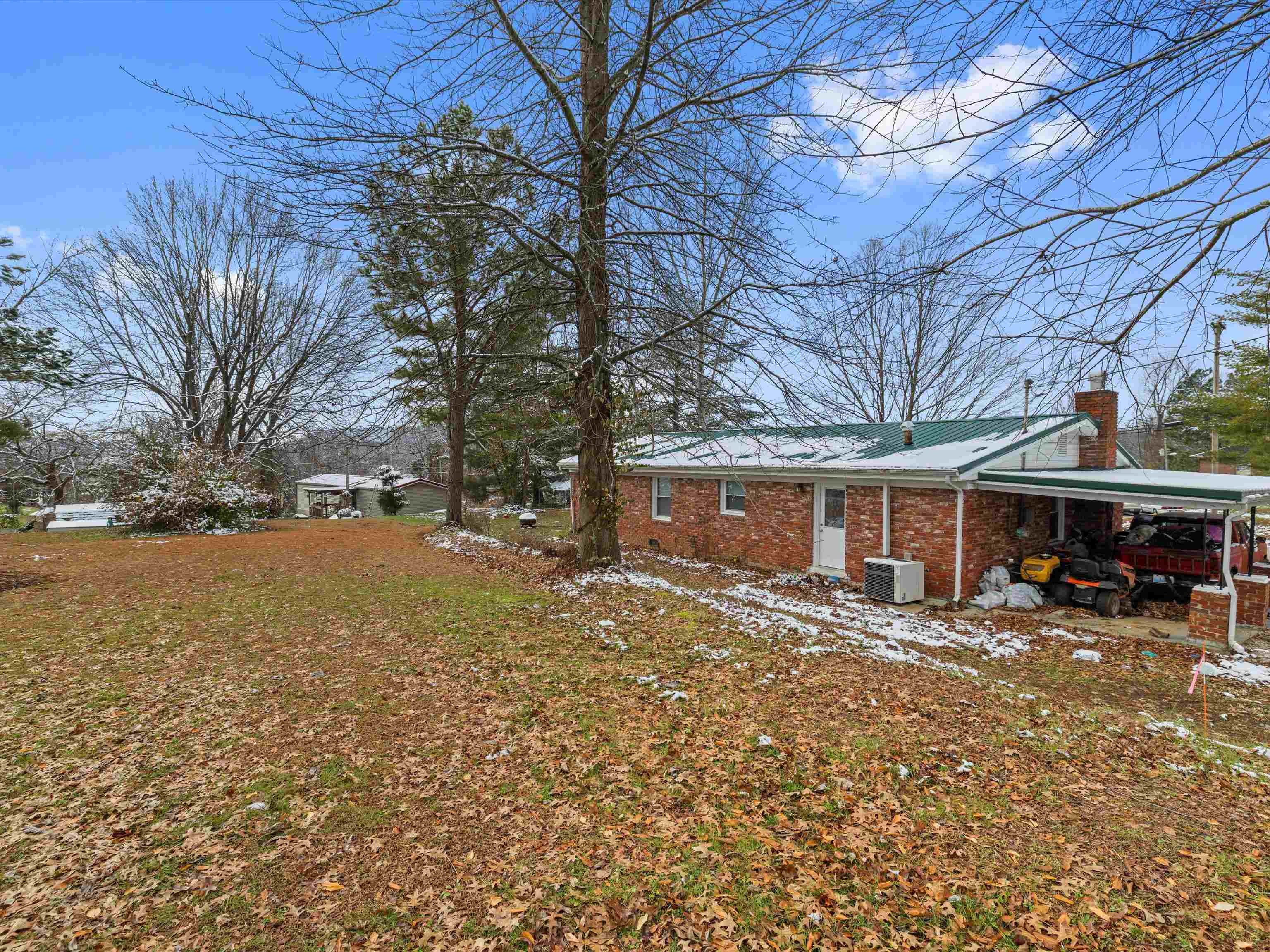 708 Elm St, Cloverport, Kentucky 40111, 3 Bedrooms Bedrooms, ,1 BathroomBathrooms,Single Family Residence,For Sale,Elm St,93727